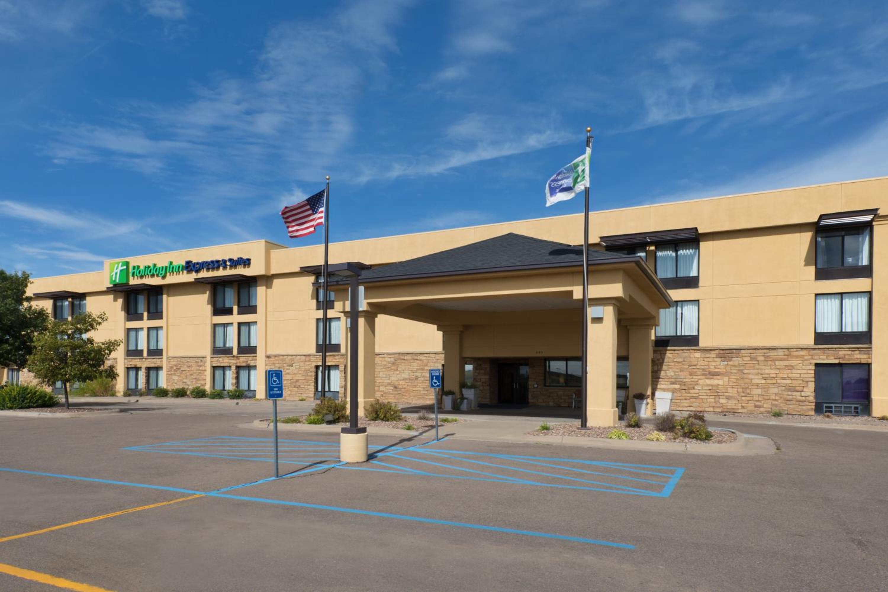 Colby Vacations - Holiday Inn Express Hotel  Suites Colby, an IHG Hotel - Property Image 7