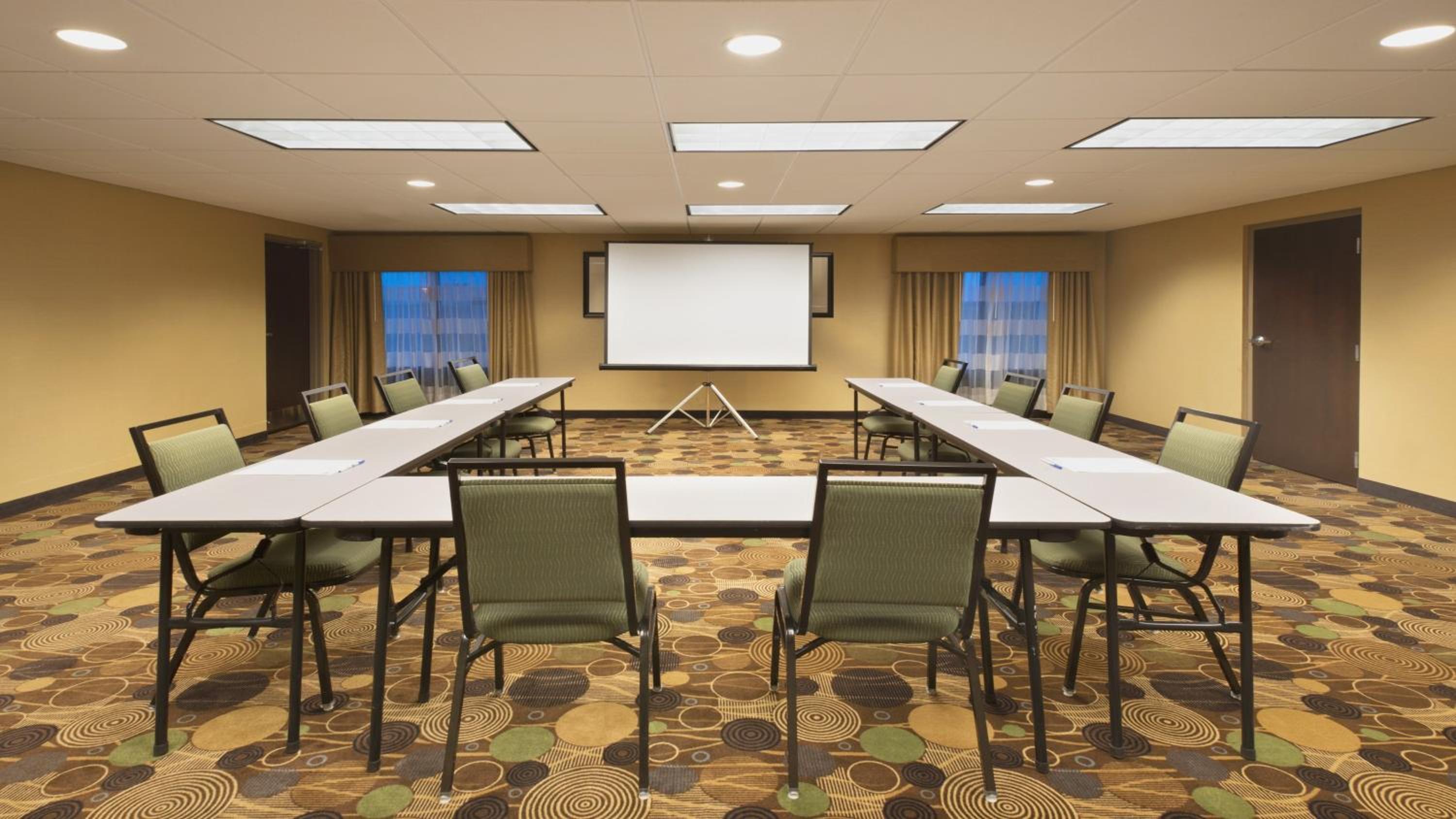 Colby Vacations - Holiday Inn Express Hotel  Suites Colby, an IHG Hotel - Property Image 9