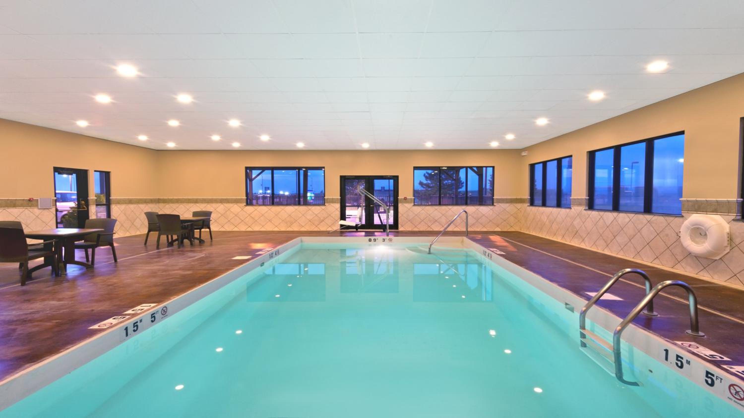 Colby Vacations - Holiday Inn Express Hotel  Suites Colby, an IHG Hotel - Property Image 4