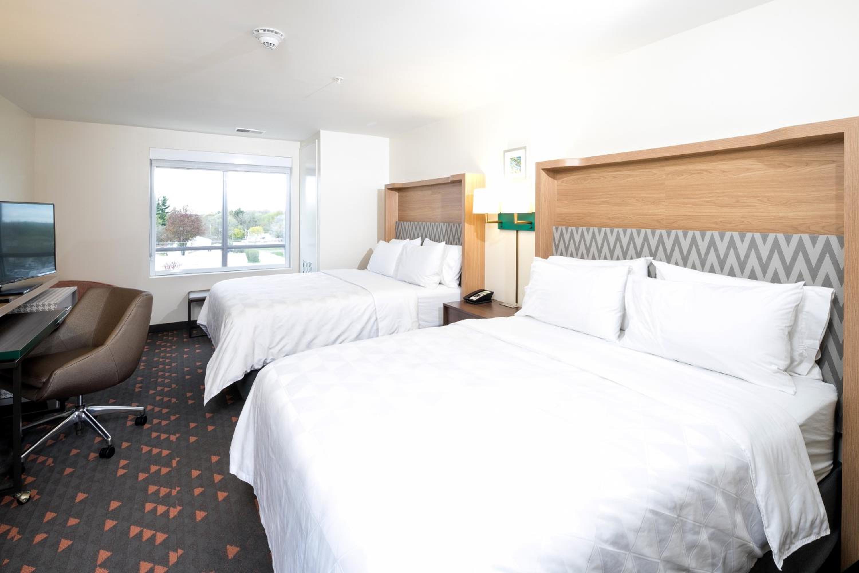 Mount Pleasant Vacations - Holiday Inn Hotel  Suites - Mount Pleasant, an IHG Hotel - Property Image 12