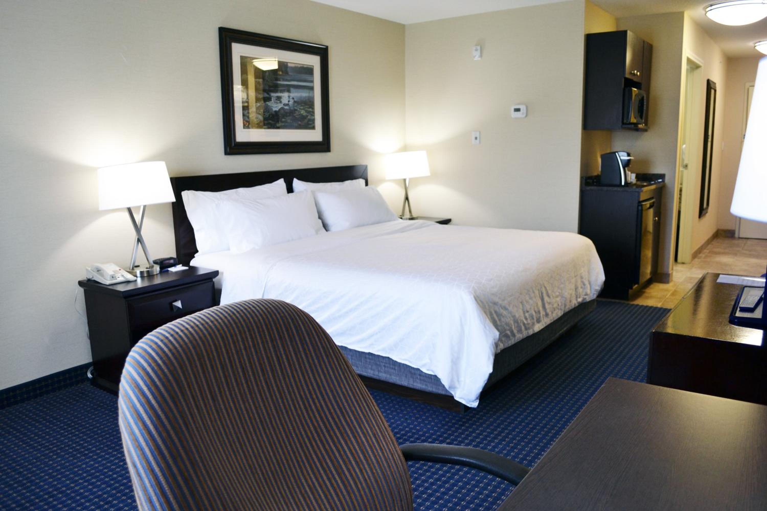 Edson Vacations - Holiday Inn Express Hotel  Suites Edson, an IHG Hotel - Property Image 3