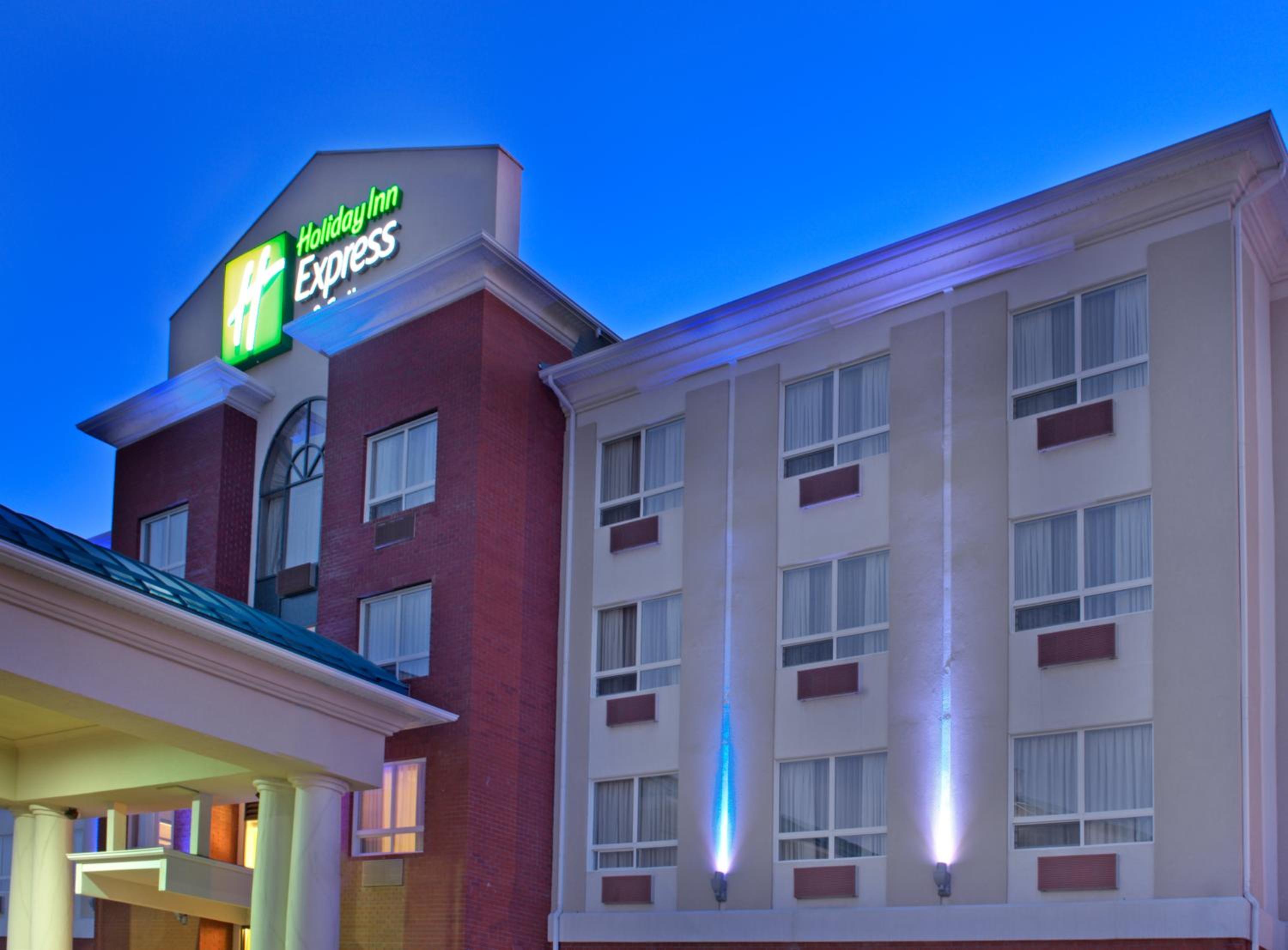 Edson Vacations - Holiday Inn Express Hotel  Suites Edson, an IHG Hotel - Property Image 11