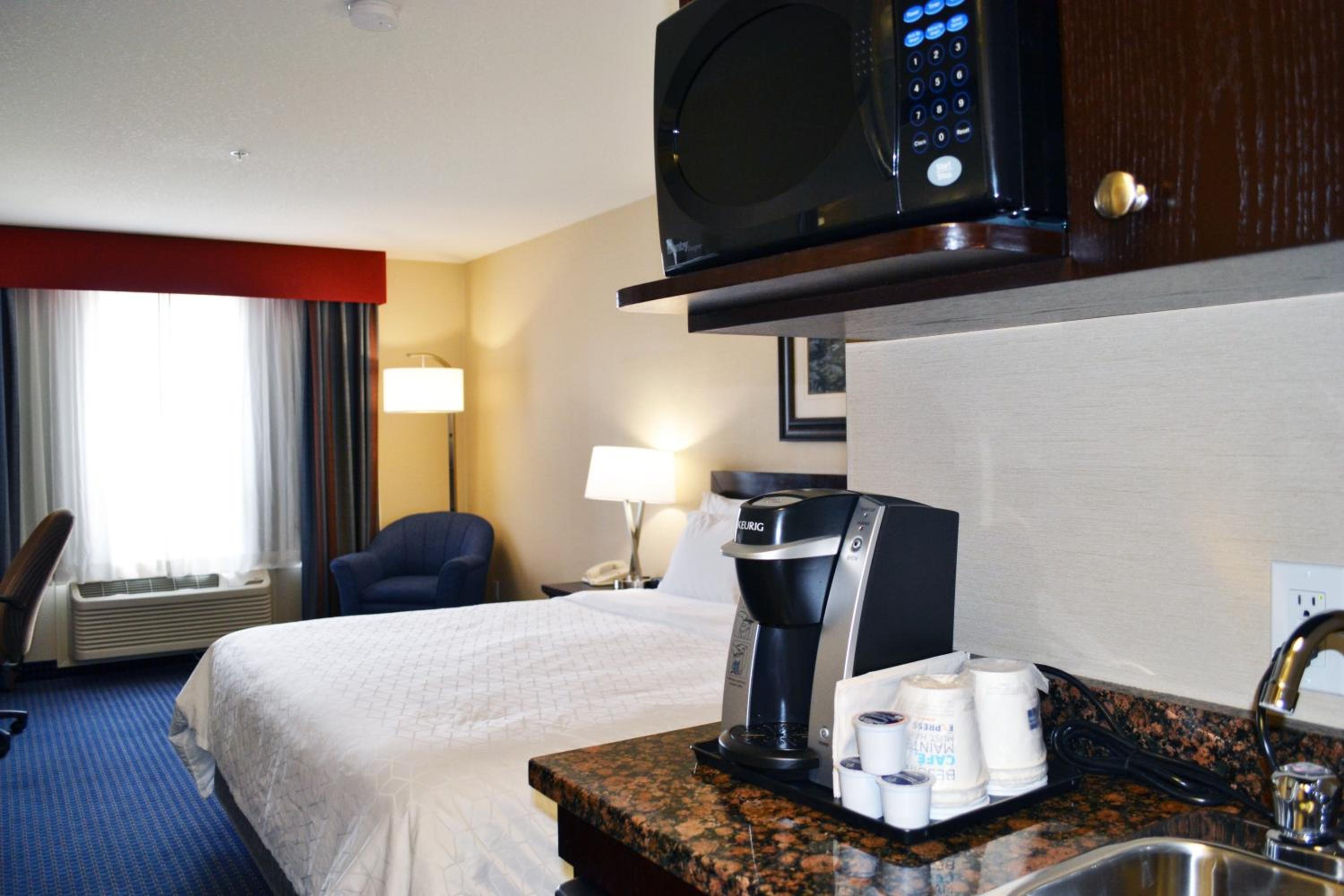 Edson Vacations - Holiday Inn Express Hotel  Suites Edson, an IHG Hotel - Property Image 4