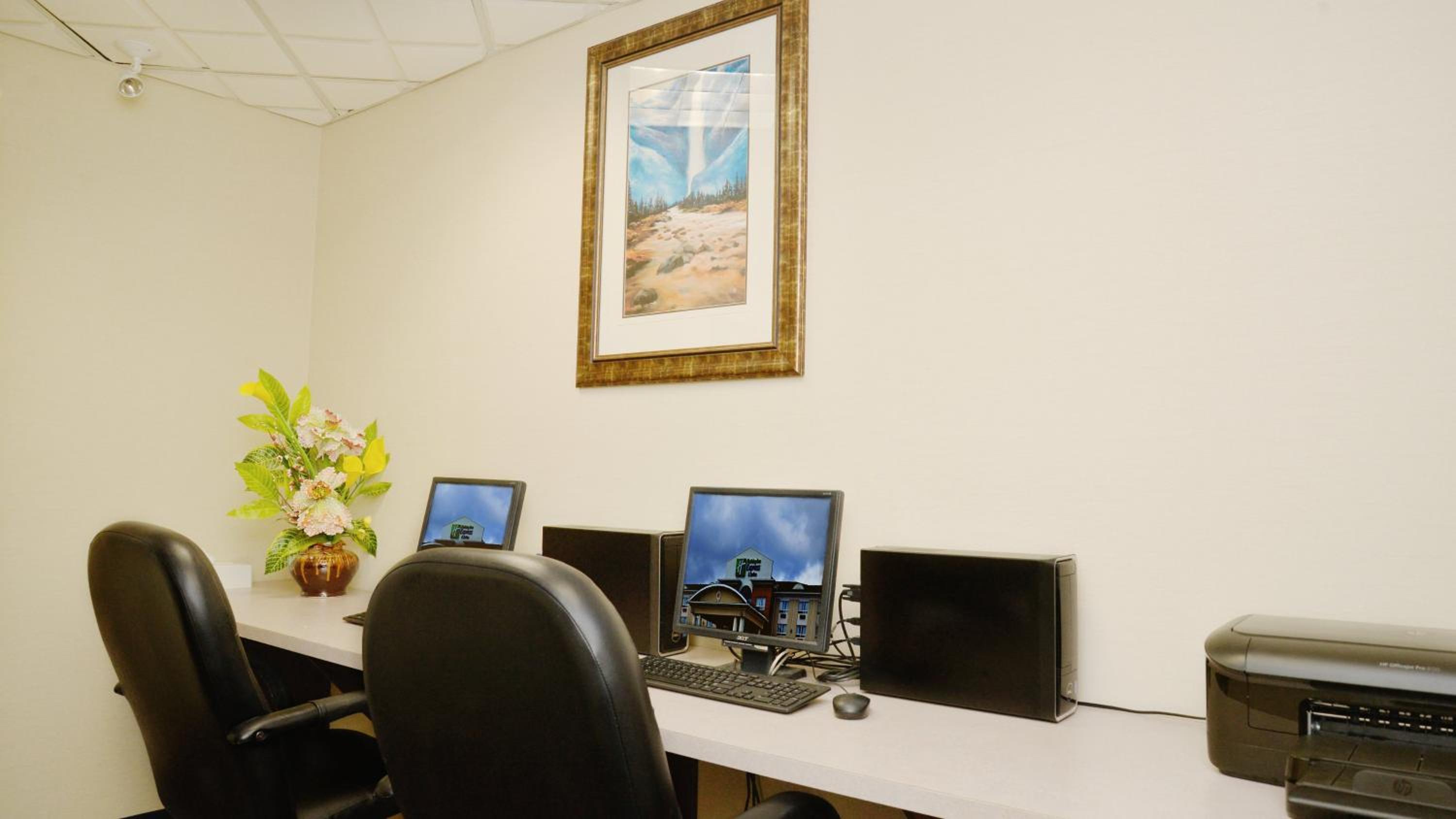 Edson Vacations - Holiday Inn Express Hotel  Suites Edson, an IHG Hotel - Property Image 4