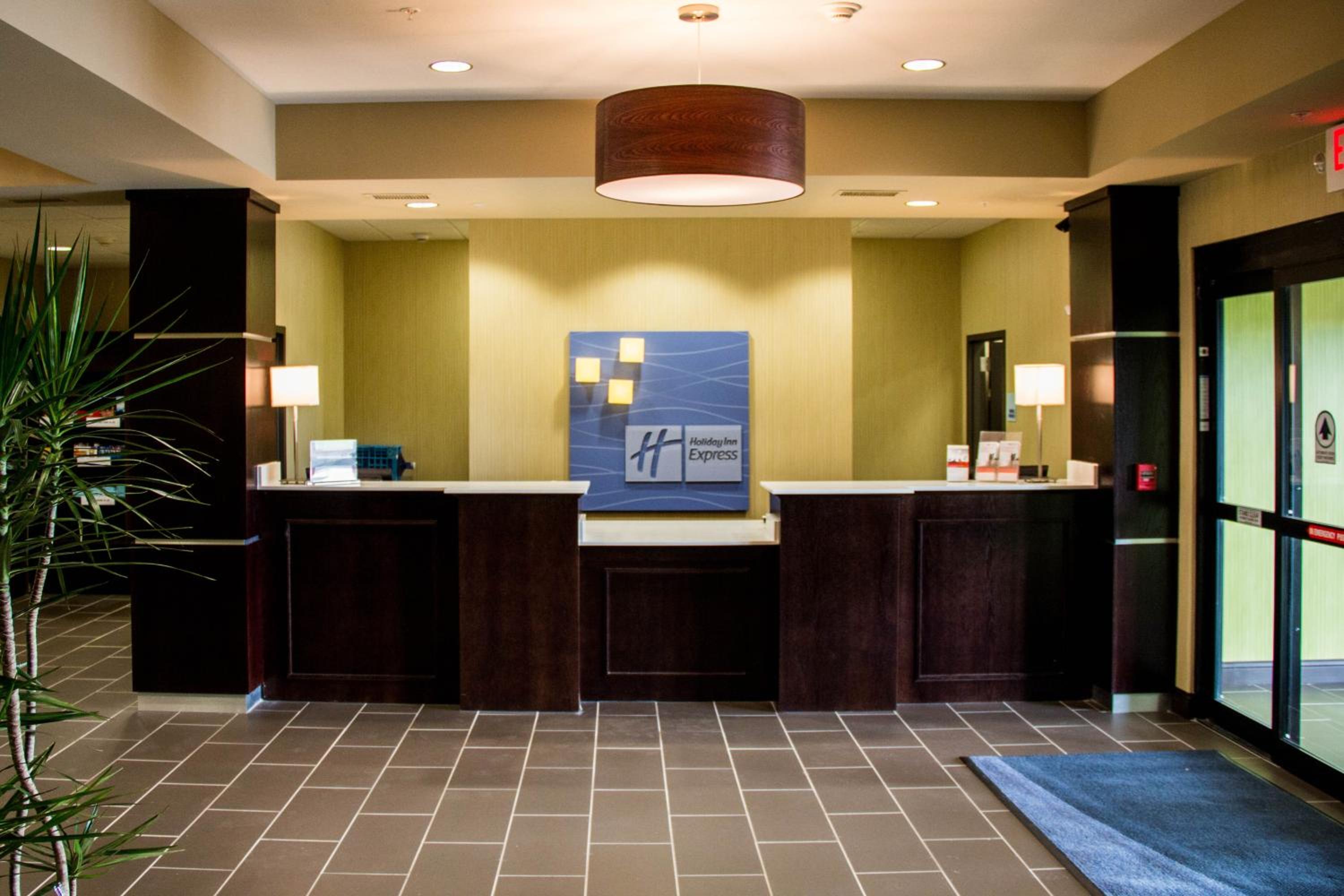 Sikeston Vacations - Holiday Inn Express and Suites Sikeston, an IHG Hotel - Property Image 8