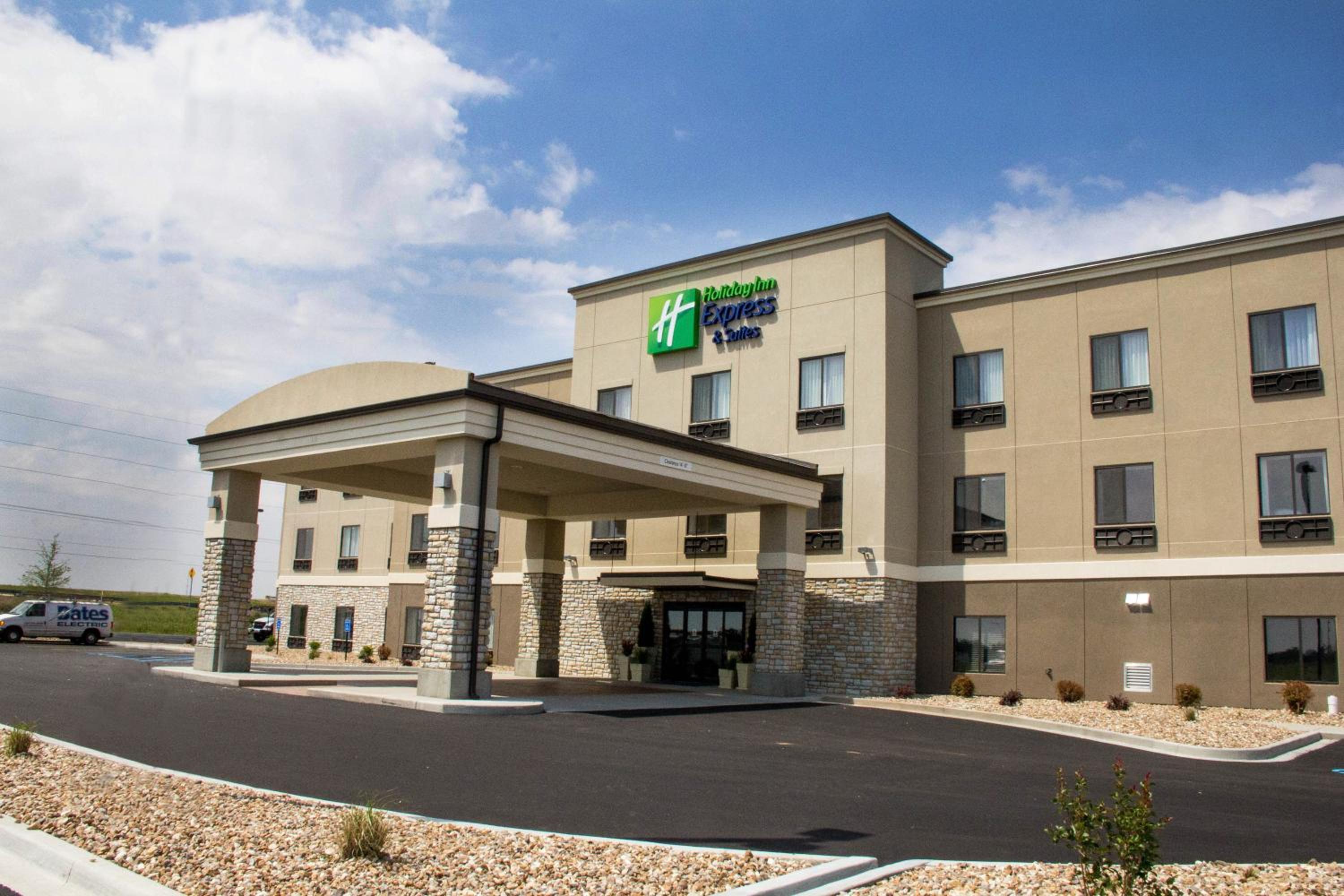 Sikeston Vacations - Holiday Inn Express and Suites Sikeston, an IHG Hotel - Property Image 1