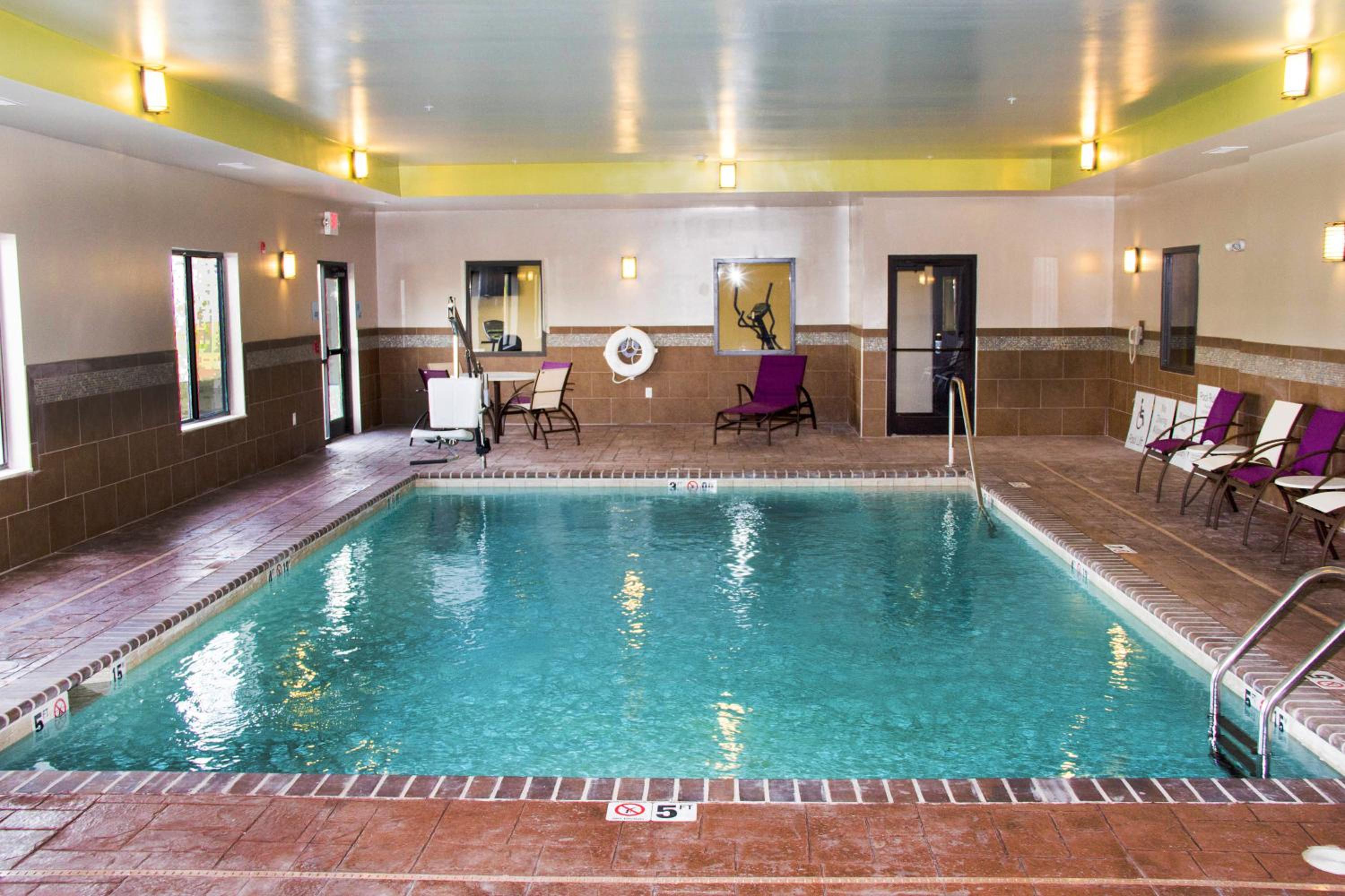 Sikeston Vacations - Holiday Inn Express and Suites Sikeston, an IHG Hotel - Property Image 10