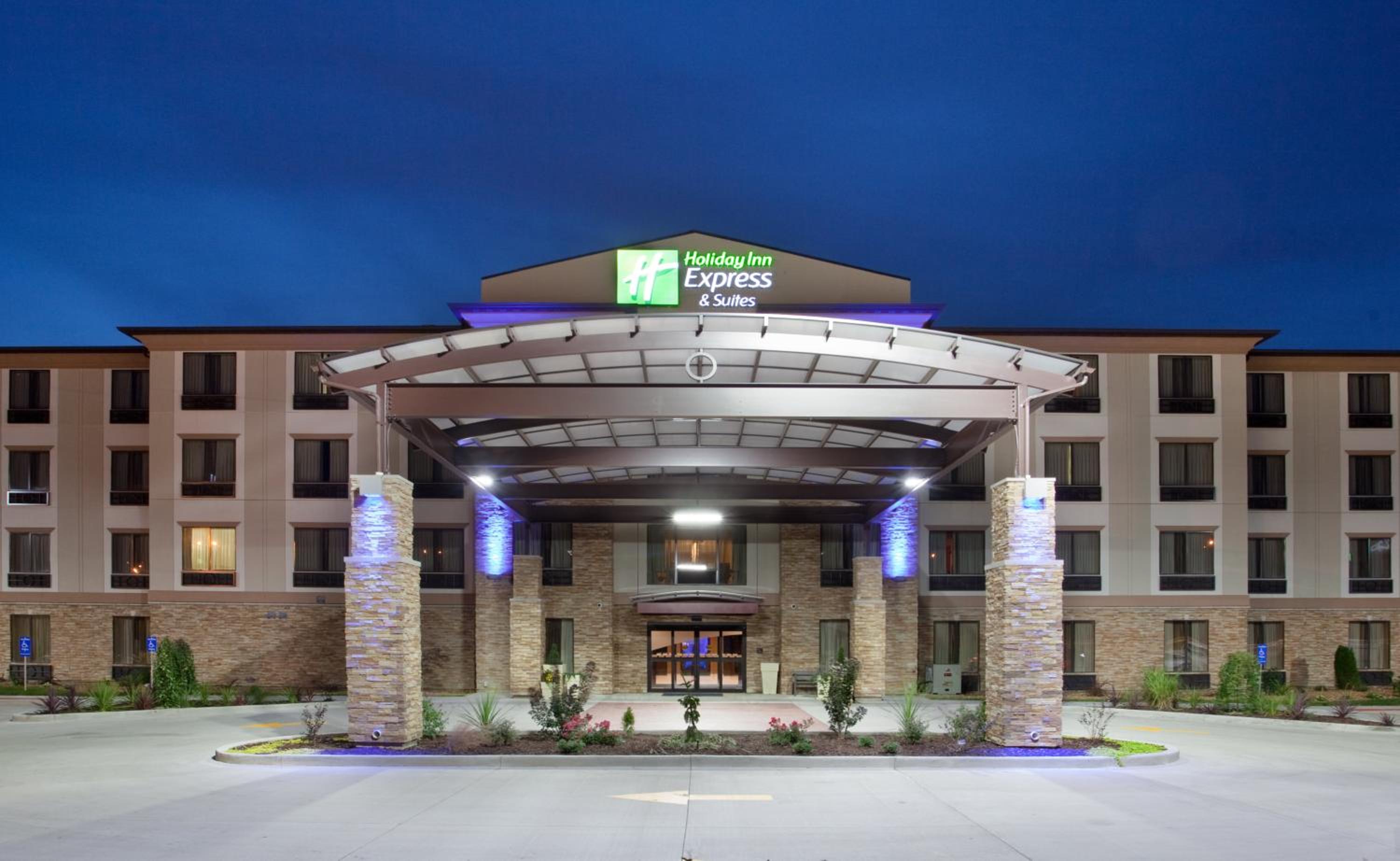 St Louis Vacations - Holiday Inn Express  Suites St Louis Airport, an IHG Hotel - Property Image 1