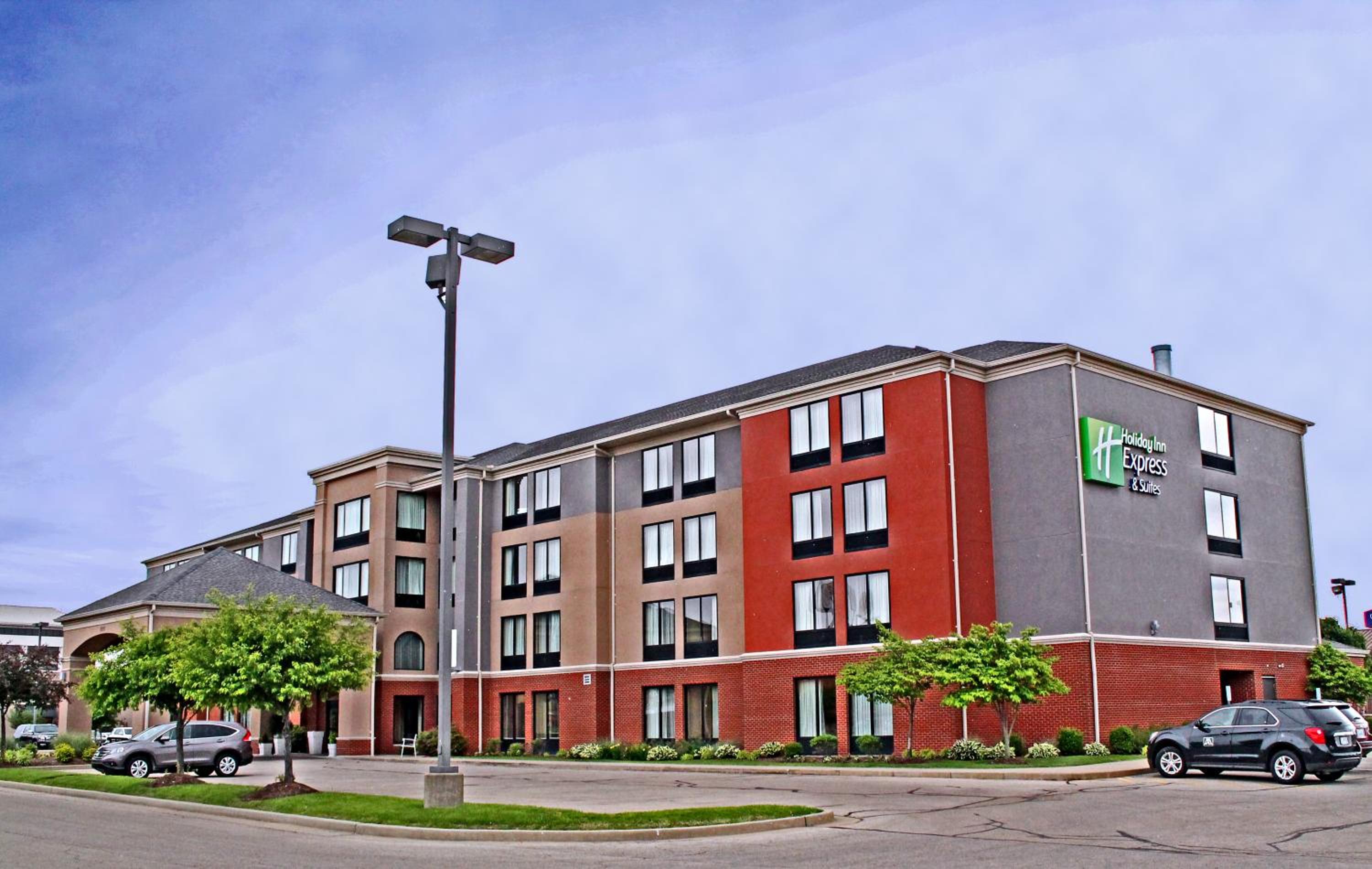 Cape Girardeau Vacations - Holiday Inn Express Hotel  Suites Cape Girardeau I-55, an IHG Hotel - Property Image 1
