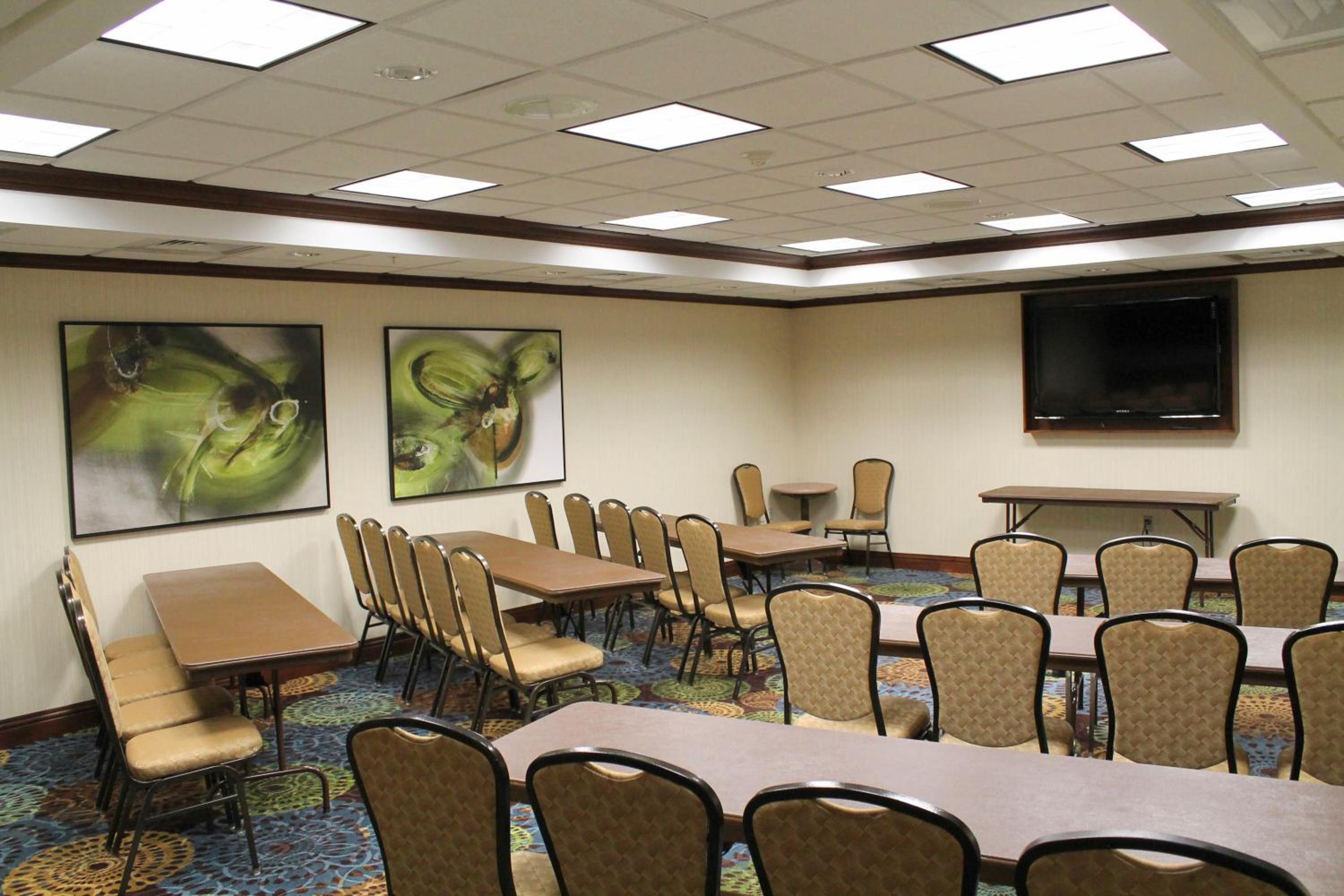 Cape Girardeau Vacations - Holiday Inn Express Hotel  Suites Cape Girardeau I-55, an IHG Hotel - Property Image 11