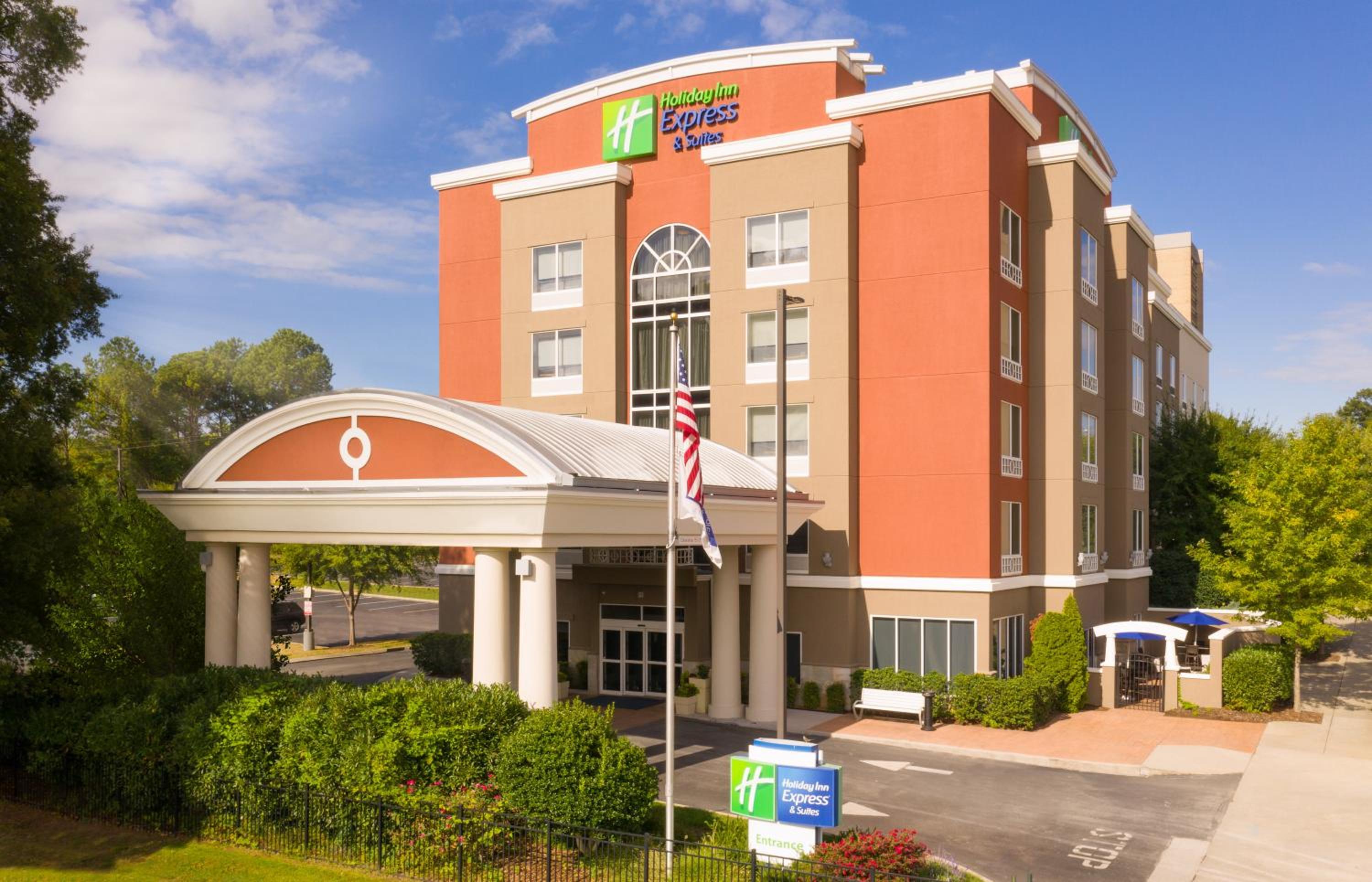 Hotel Holiday Inn Express Hotel & Suites Chattanooga Downtown, an IHG Hotel - Image 1