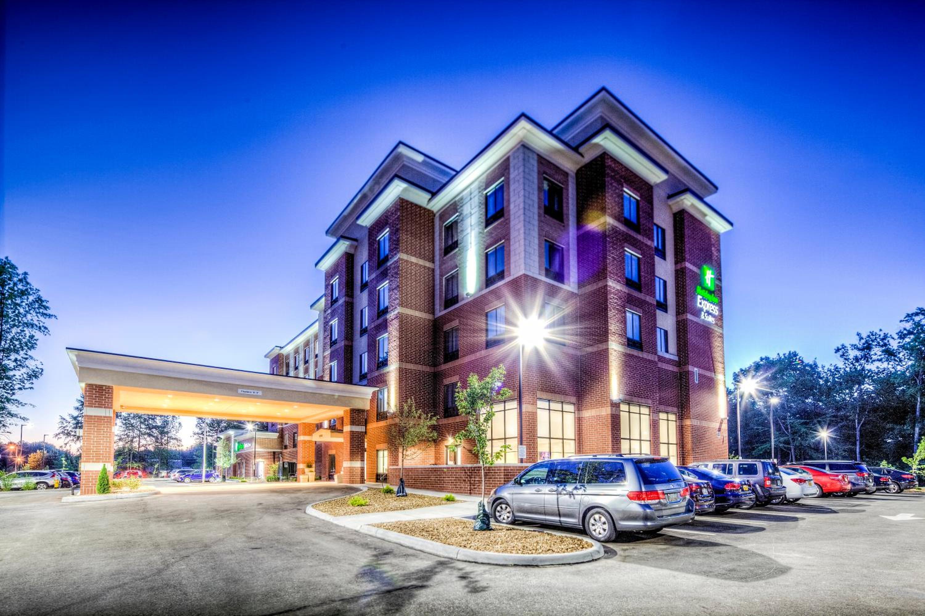 Hotel Holiday Inn Express & Suites Cleveland West - Westlake By Ihg
