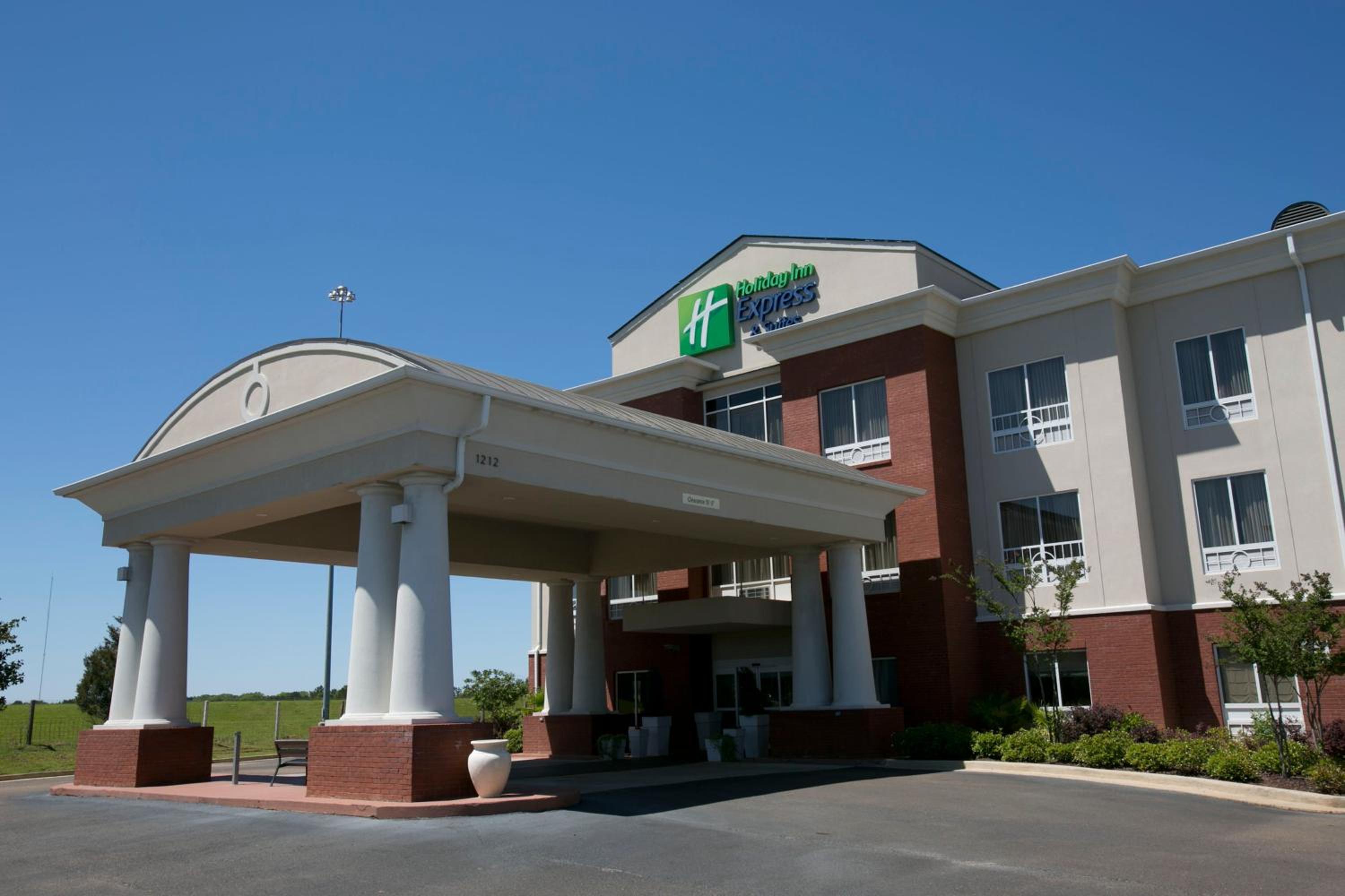 McComb Vacations - Holiday Inn Express  Suites Brookhaven, an IHG Hotel - Property Image 1