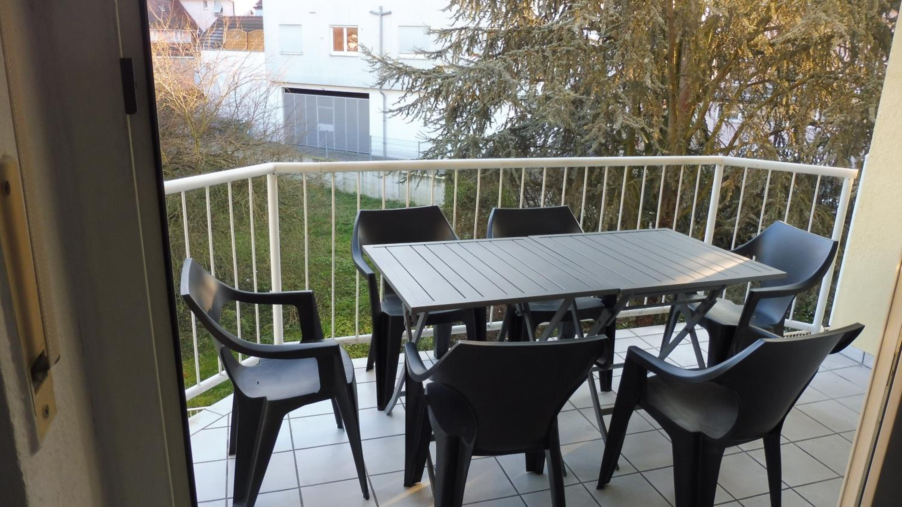 KEHL Center Schöne 2 Zimmer Wohnung mit Terrasse 60M2