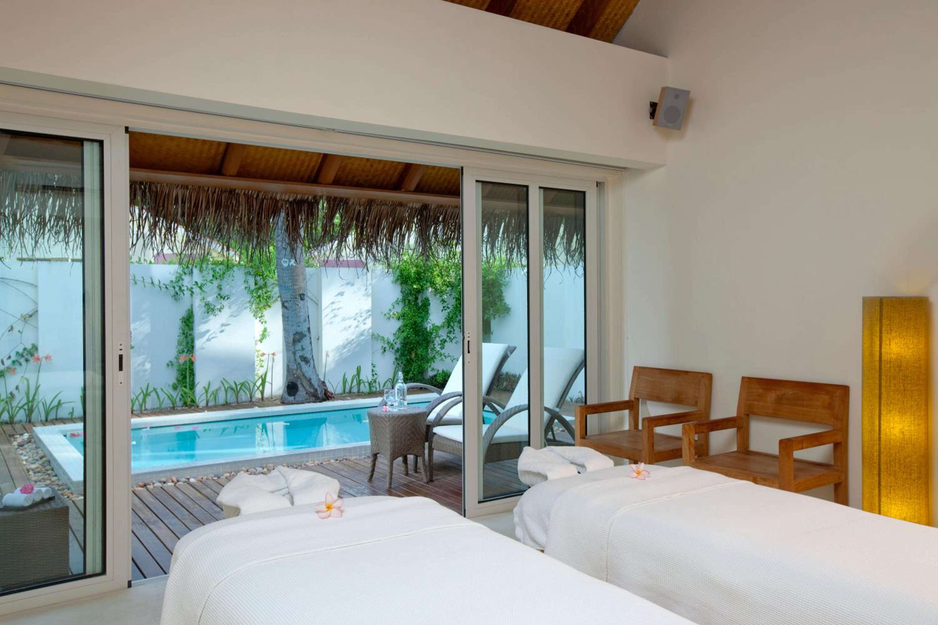 Holiday Inn Resort Kandooma Maldives - Kids Stay & Eat Free and Free Roundtrip Speed Boat for a minimum 4 nights stay — photo 98