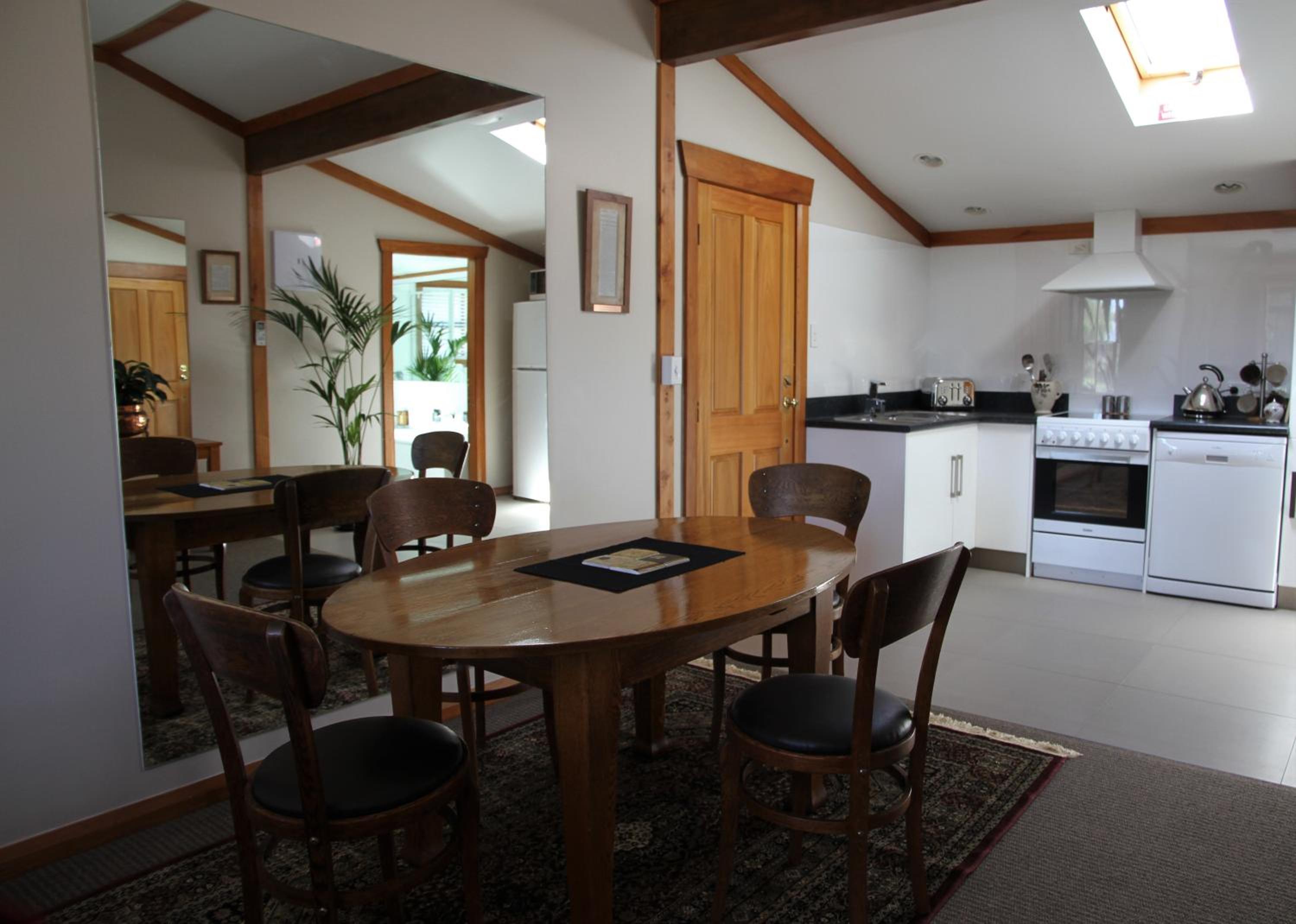 Tarawhata Thermal Apartment view 4