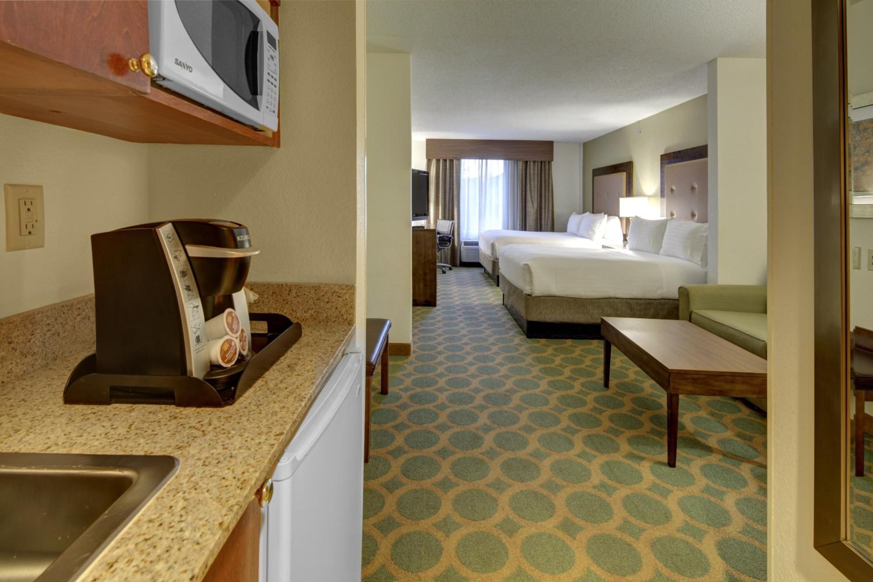 Emporia Vacations - Holiday Inn Express Hotel  Suites Emporia, an IHG Hotel - Property Image 34