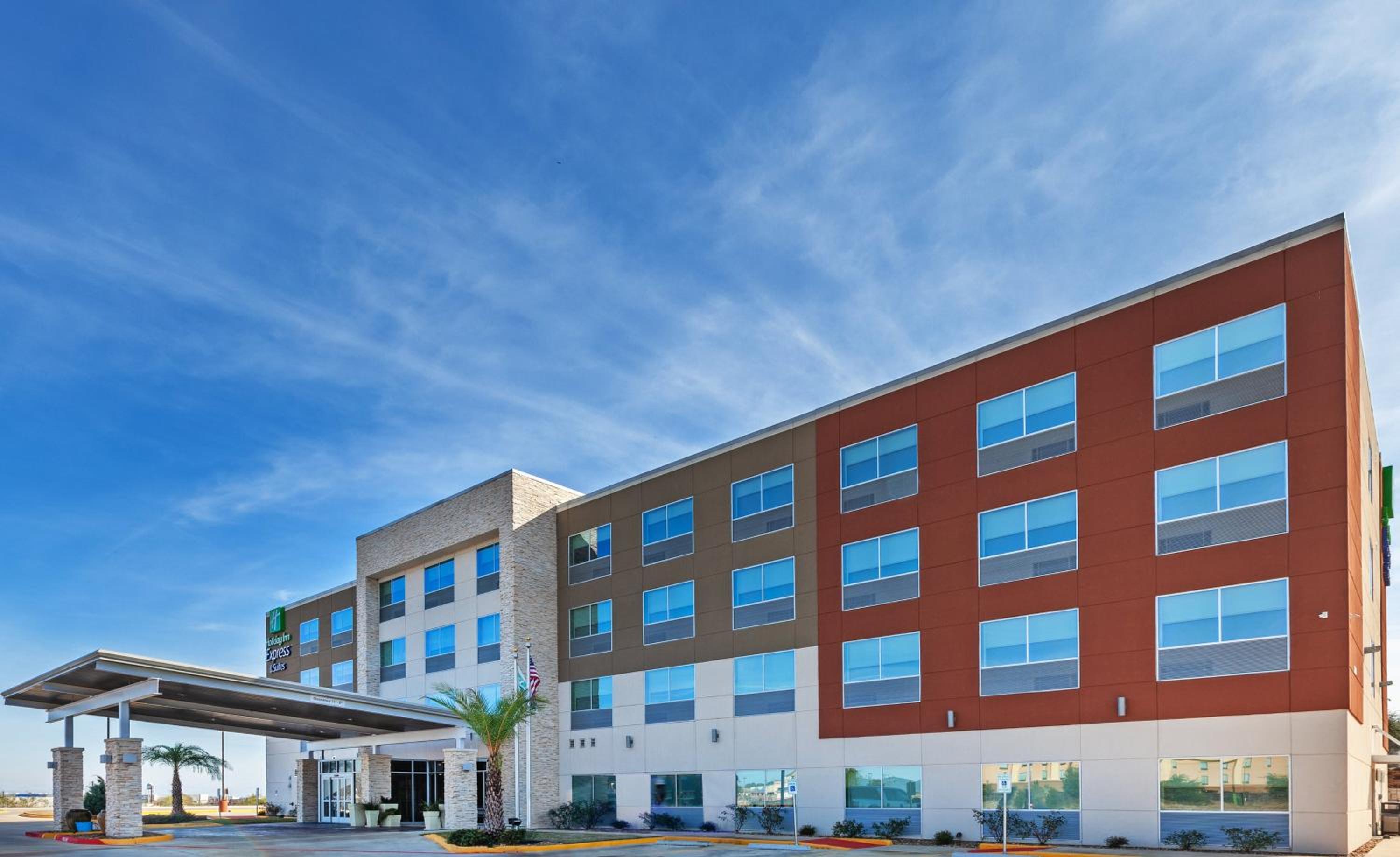Brenham Vacations - Holiday Inn Express  Suites - Brenham South, an IHG Hotel - Property Image 1