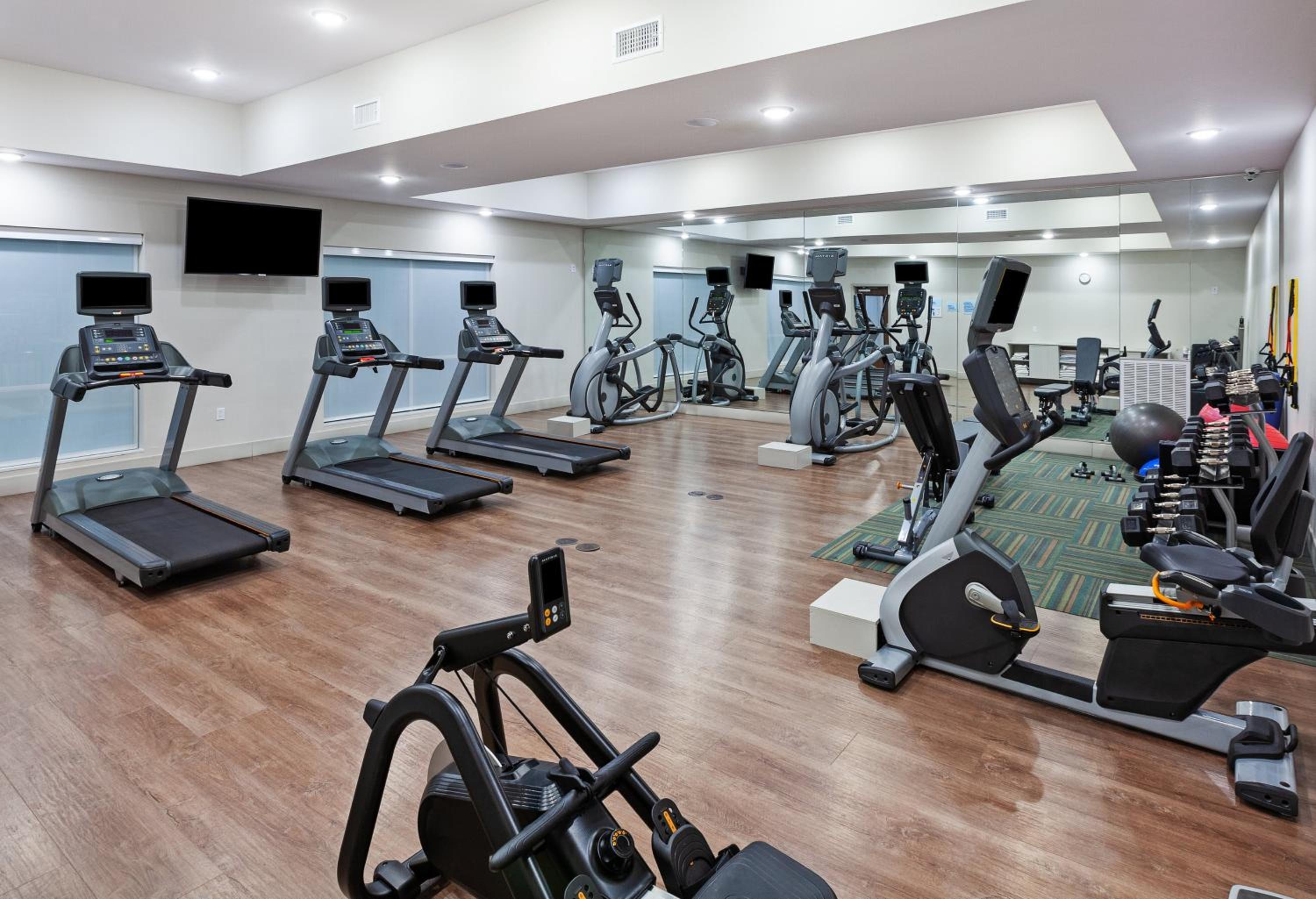 Brenham Vacations - Holiday Inn Express  Suites - Brenham South, an IHG Hotel - Property Image 1
