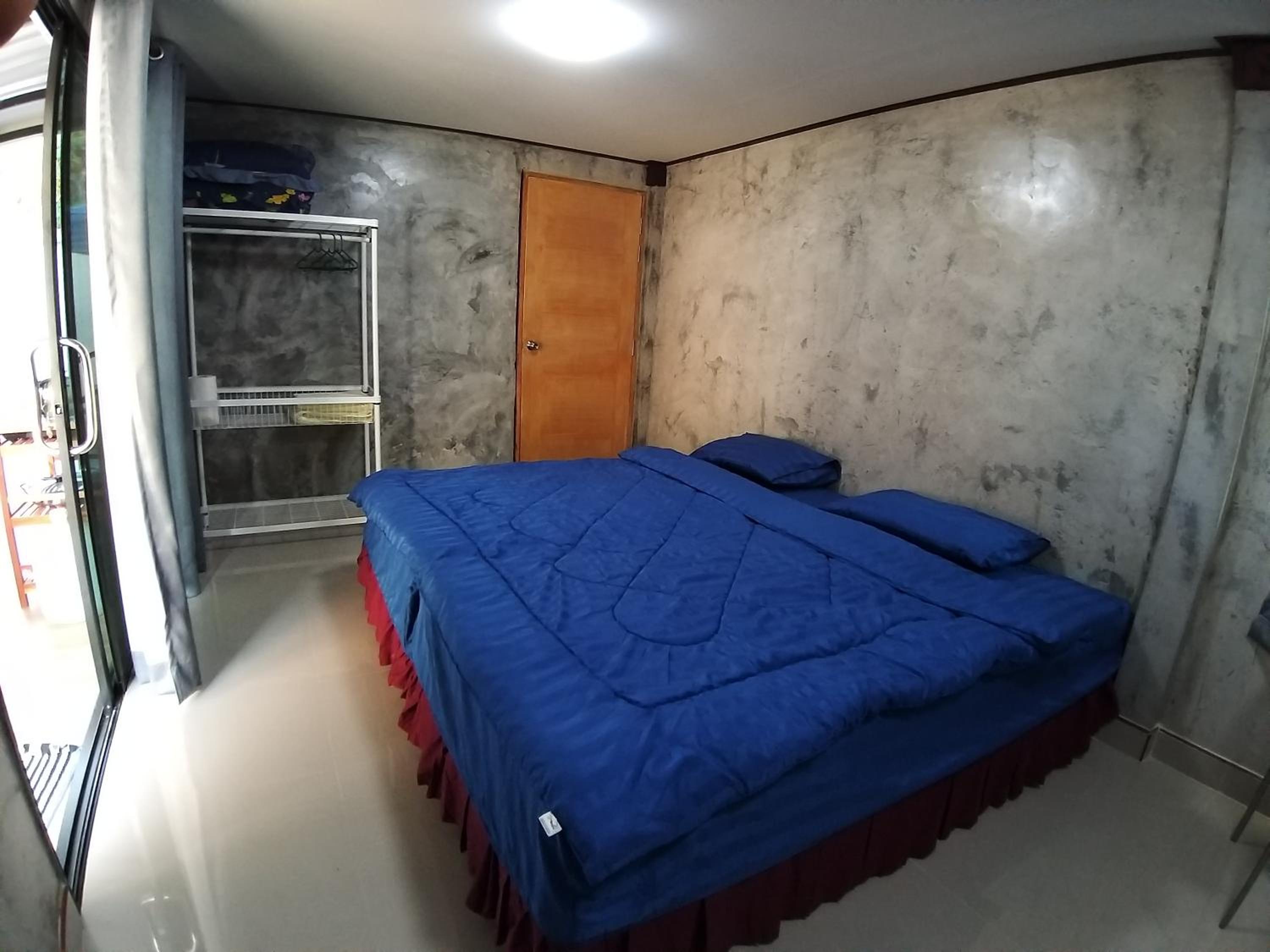 Photo 32