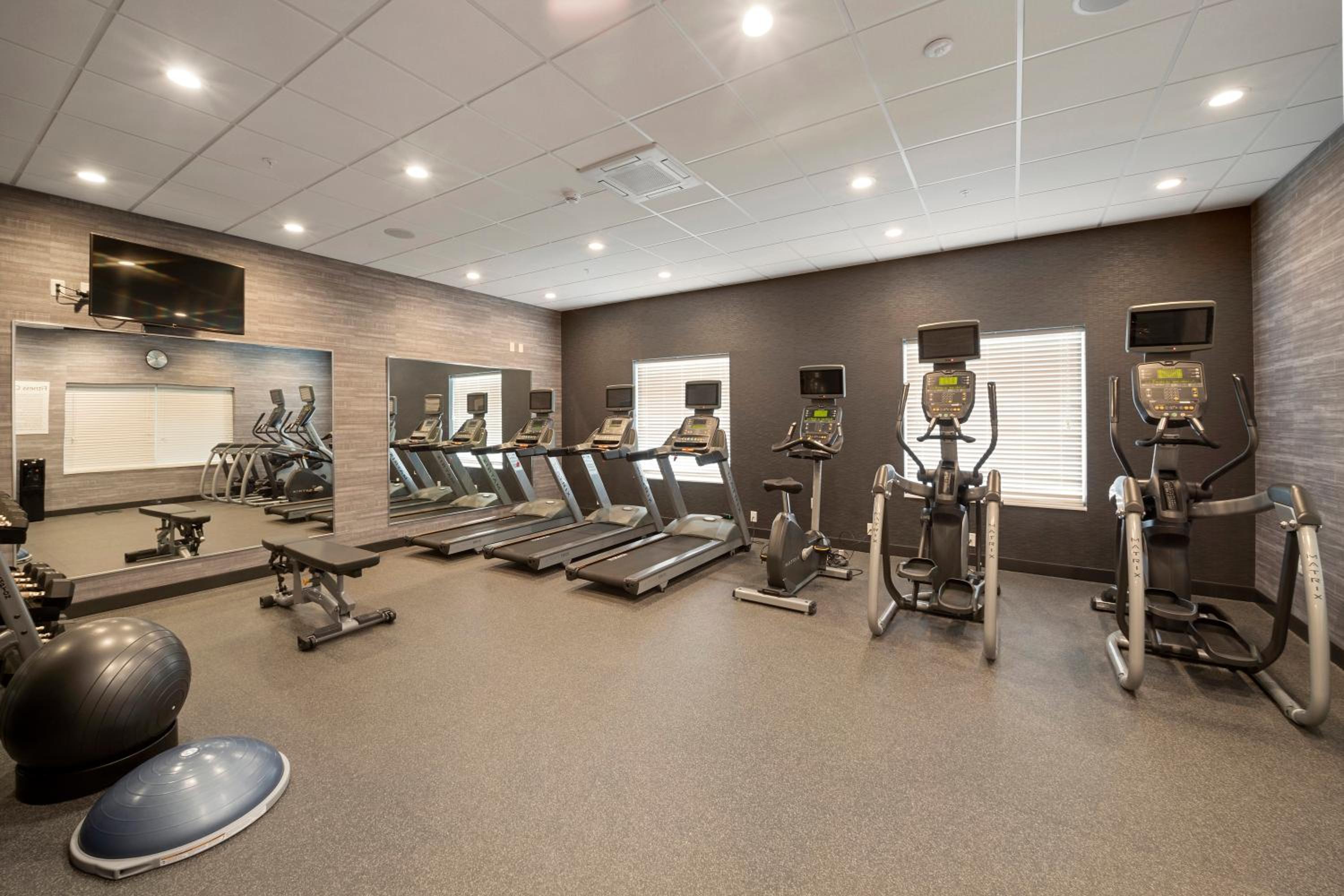 Decatur Vacations - Holiday Inn  Suites Decatur-Forsyth, an IHG Hotel - Property Image 11