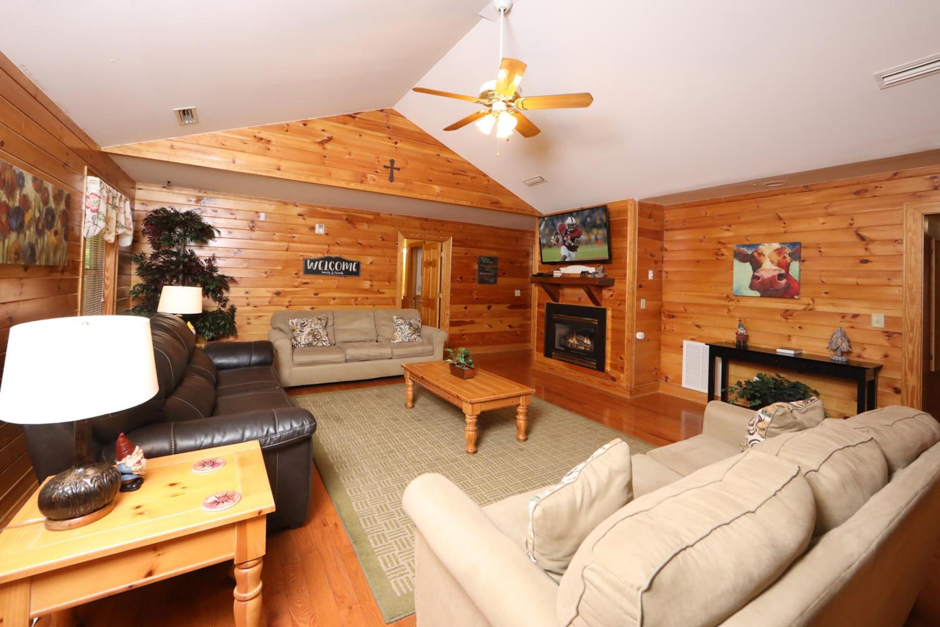 Spacious Chalet for your Mountain Retreat view 5
