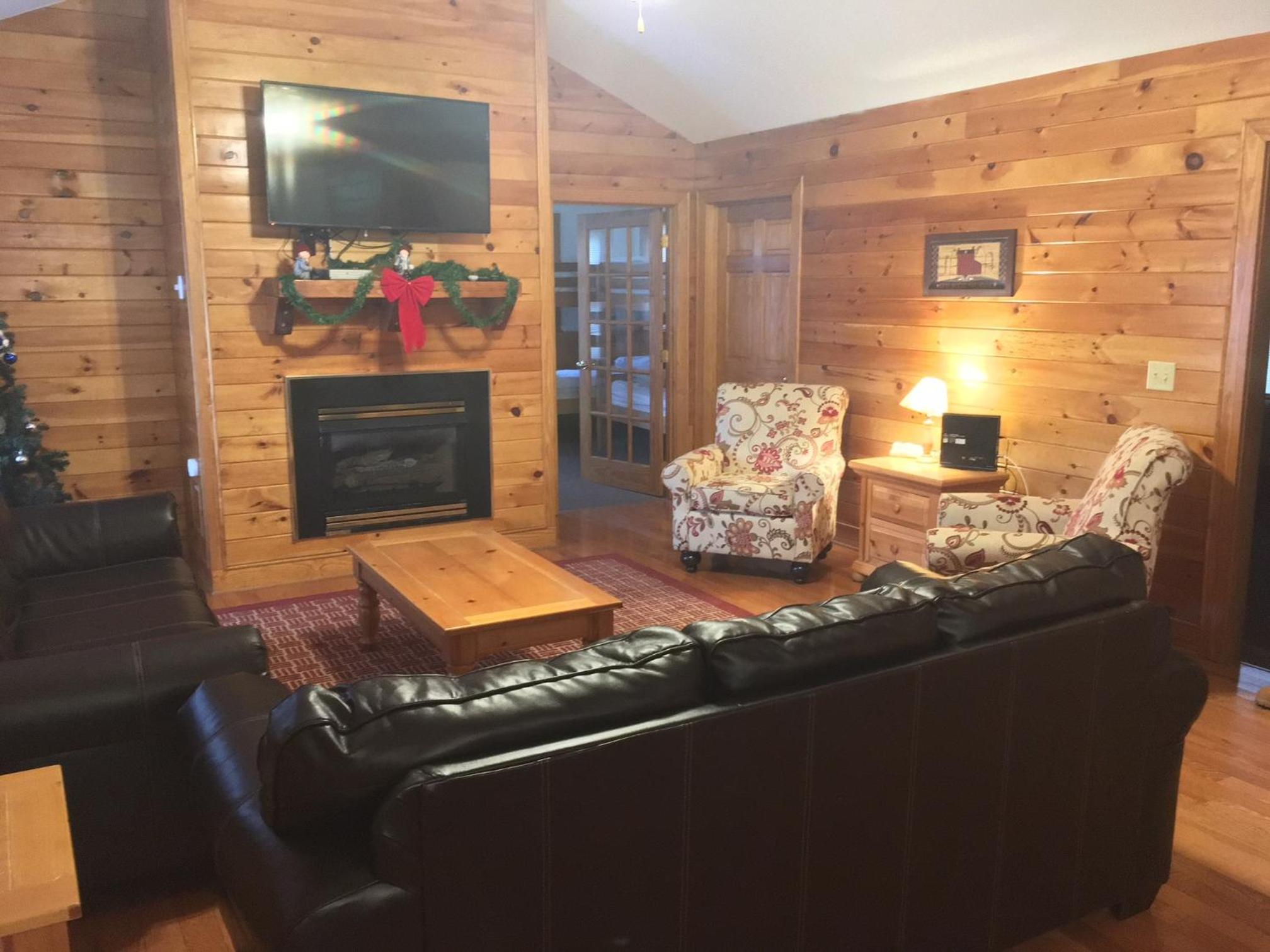 Homey Chalet perfect for your Mountain Retreat view 4