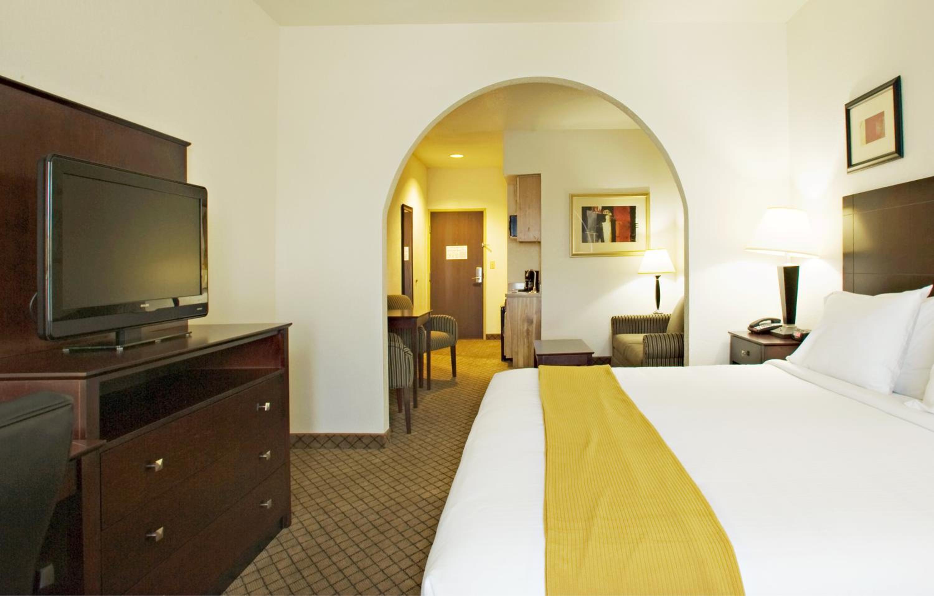Childress Vacations - Holiday Inn Express Childress, an IHG Hotel - Property Image 15