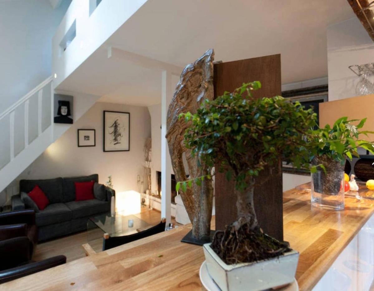 Beautiful 1 Bedroom Home In Paris