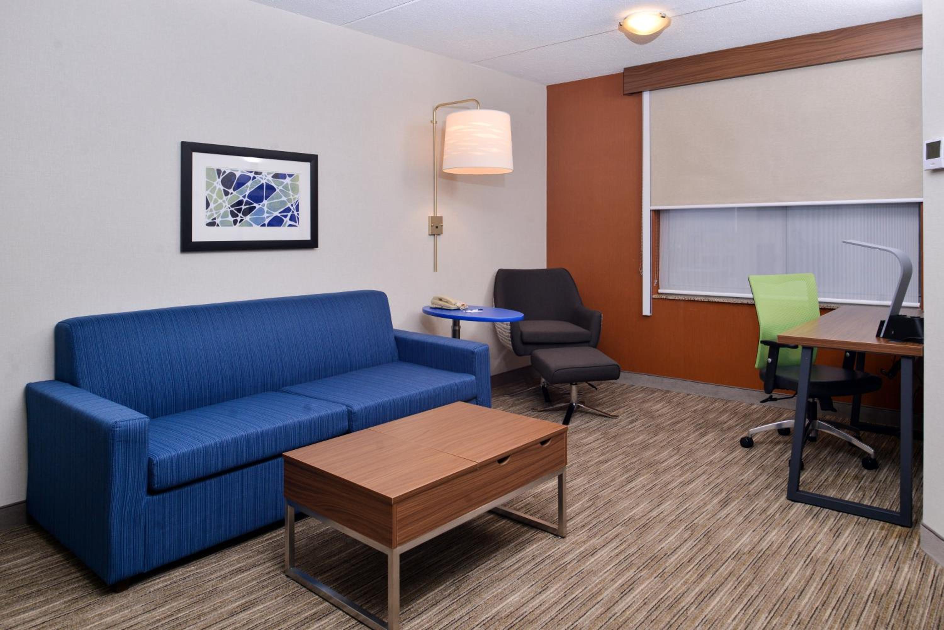 Buffalo Vacations - Holiday Inn Express  Suites Buffalo Downtown, an IHG Hotel - Property Image 3