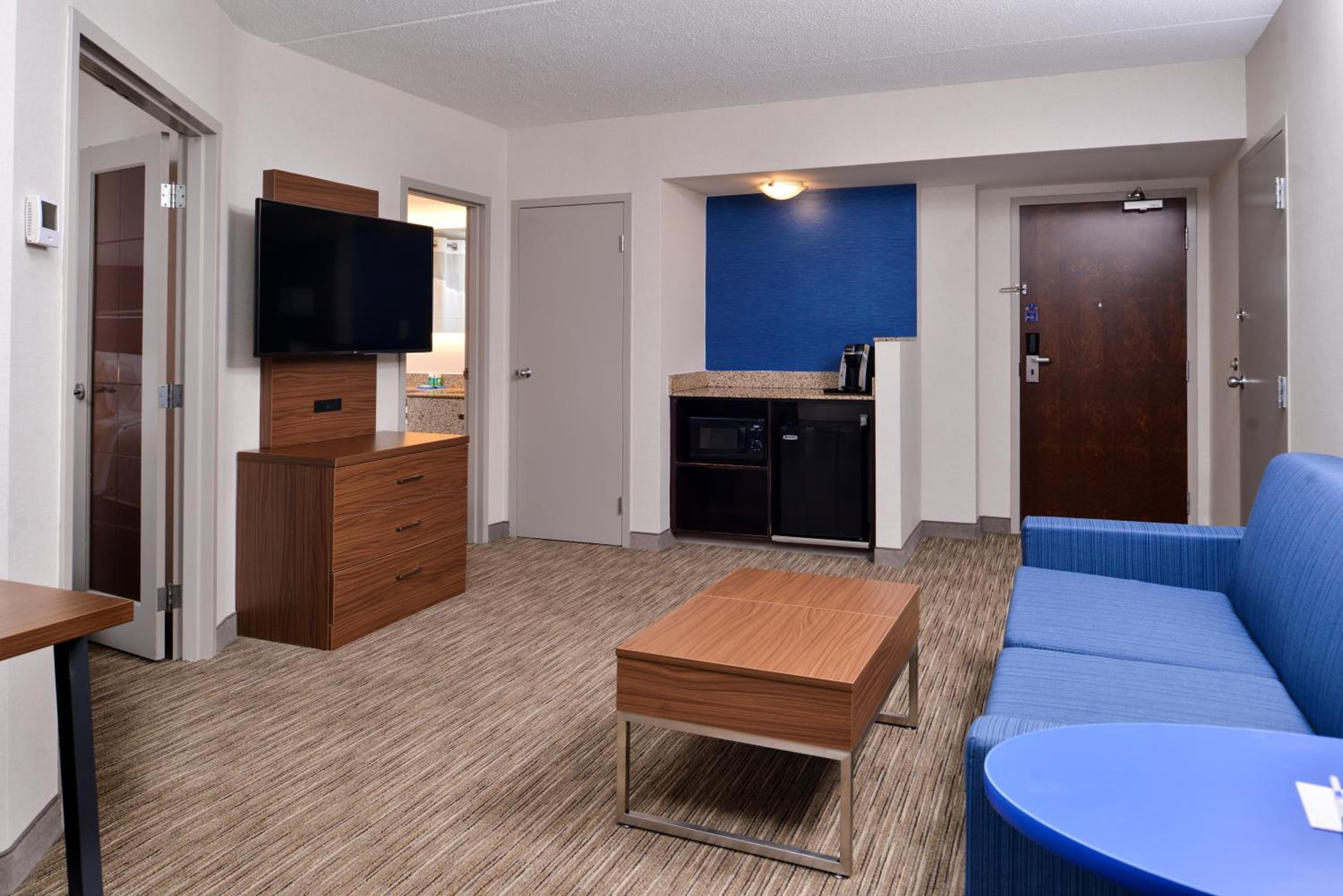 Buffalo Vacations - Holiday Inn Express  Suites Buffalo Downtown, an IHG Hotel - Property Image 2