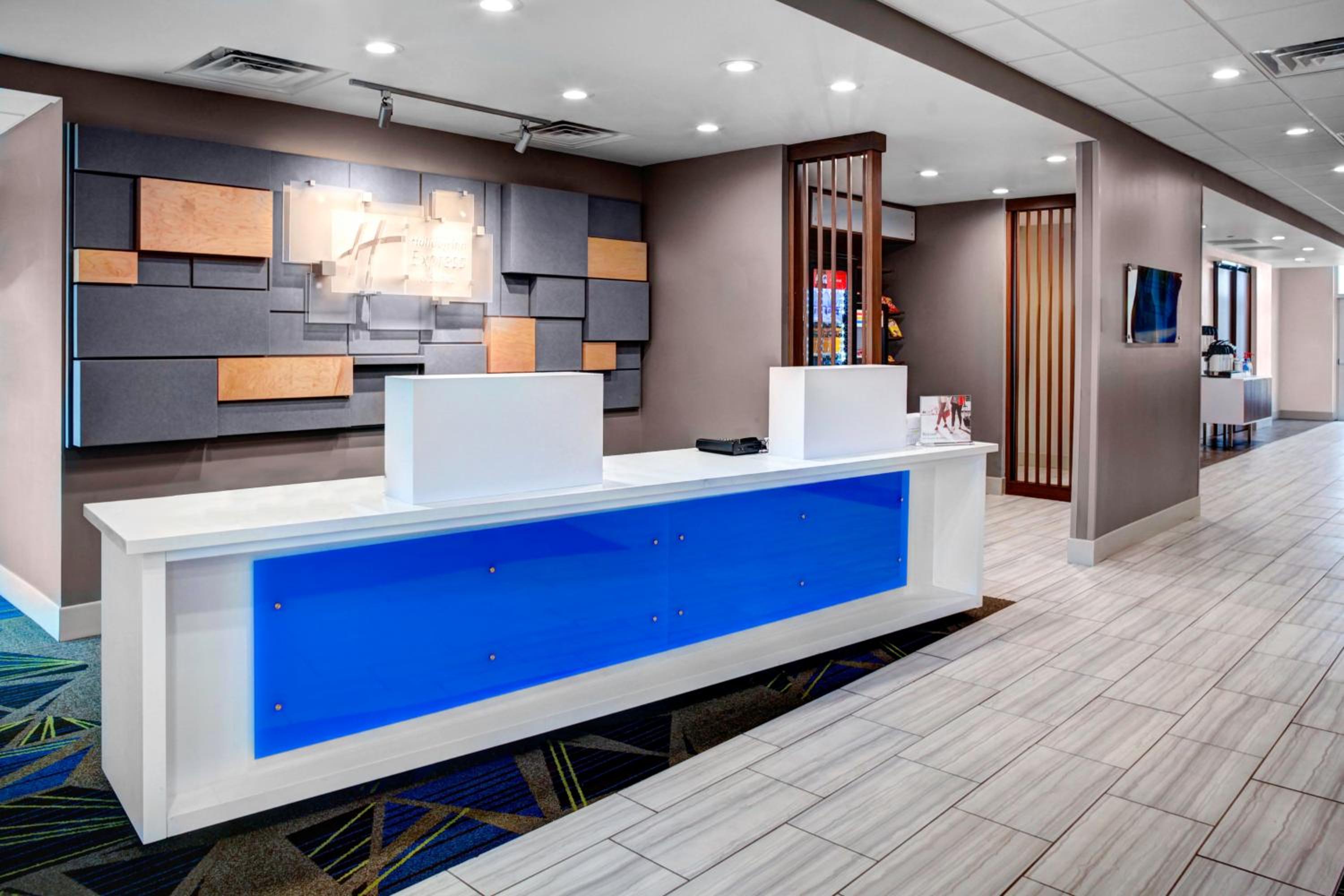 Holiday Inn Express & Suites Coldwater by IHG