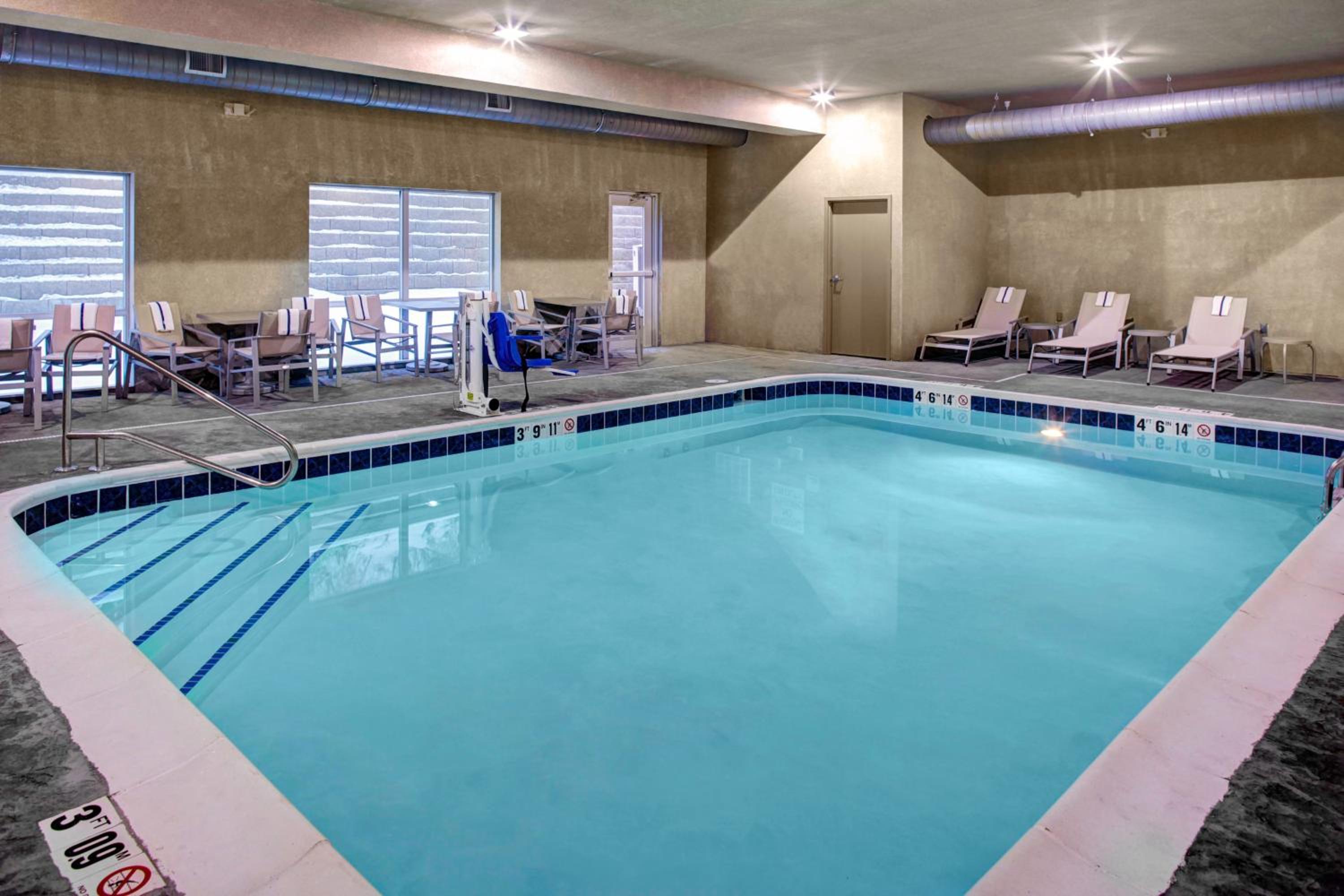 Holiday Inn Express & Suites Coldwater by IHG