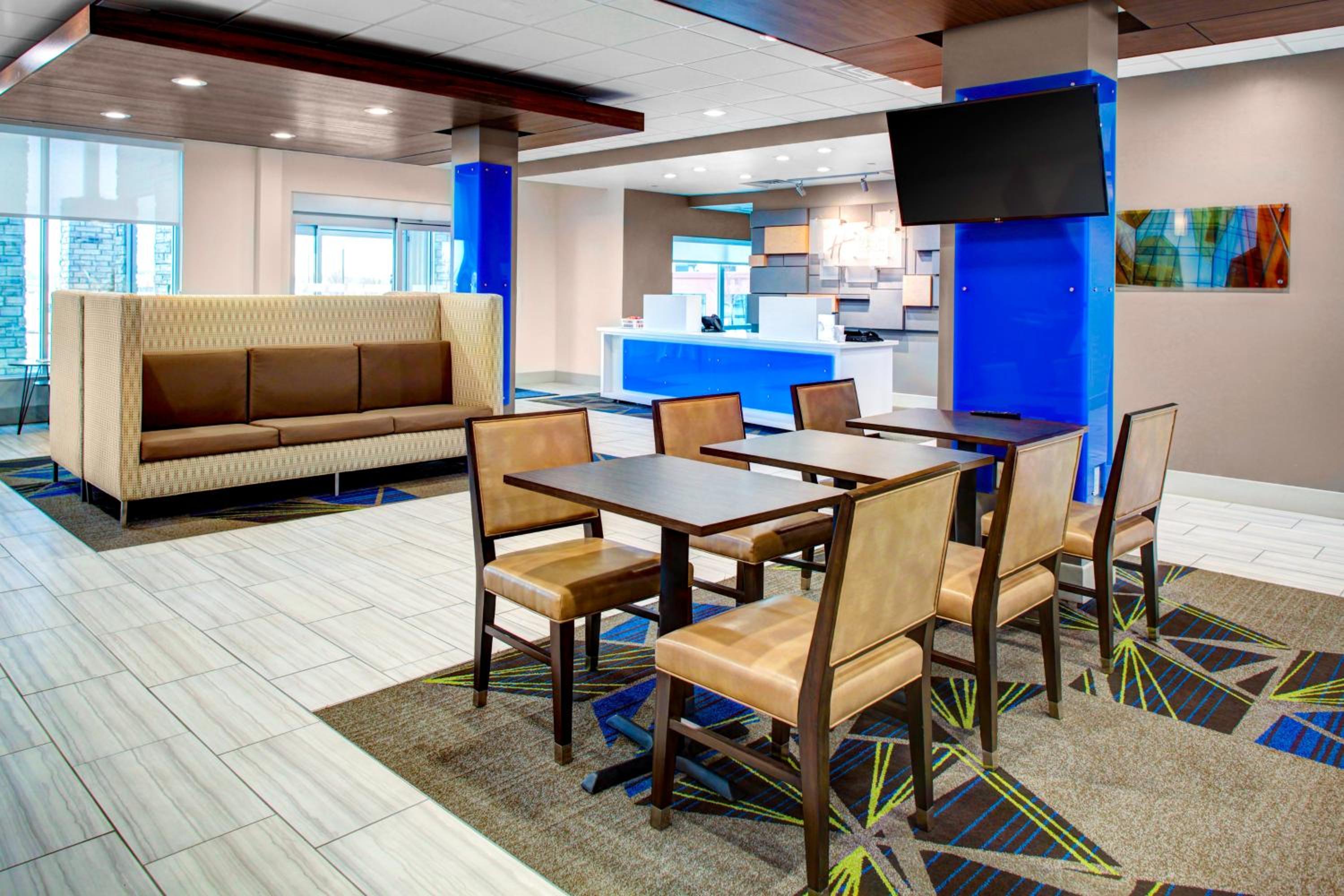 Holiday Inn Express & Suites Coldwater by IHG