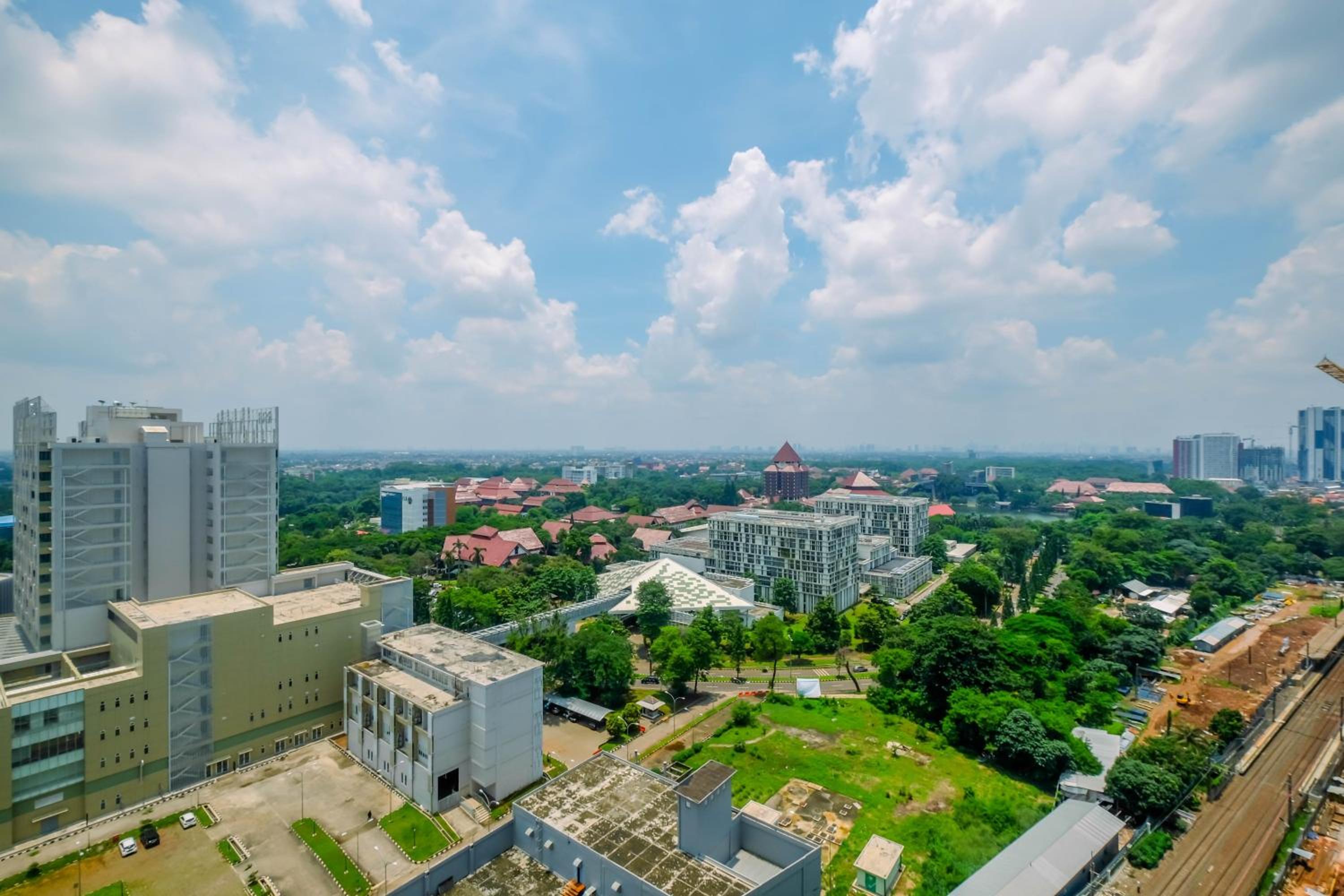 Modern and Cozy Studio Park View Condominium Apartment By Travelio