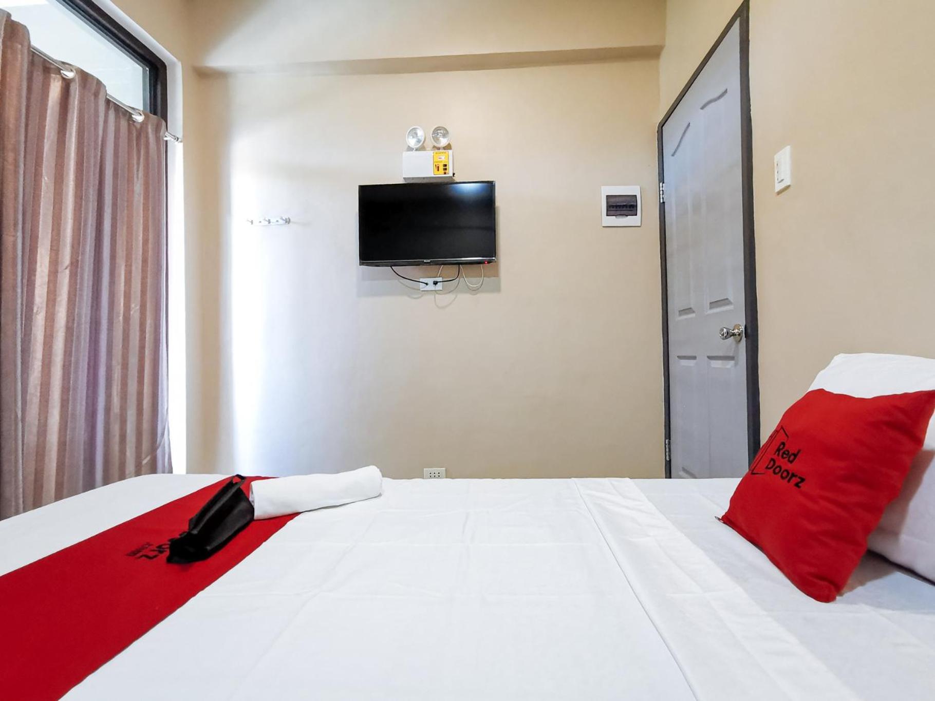 RedDoorz near Gaisano Mall Gensan view 5