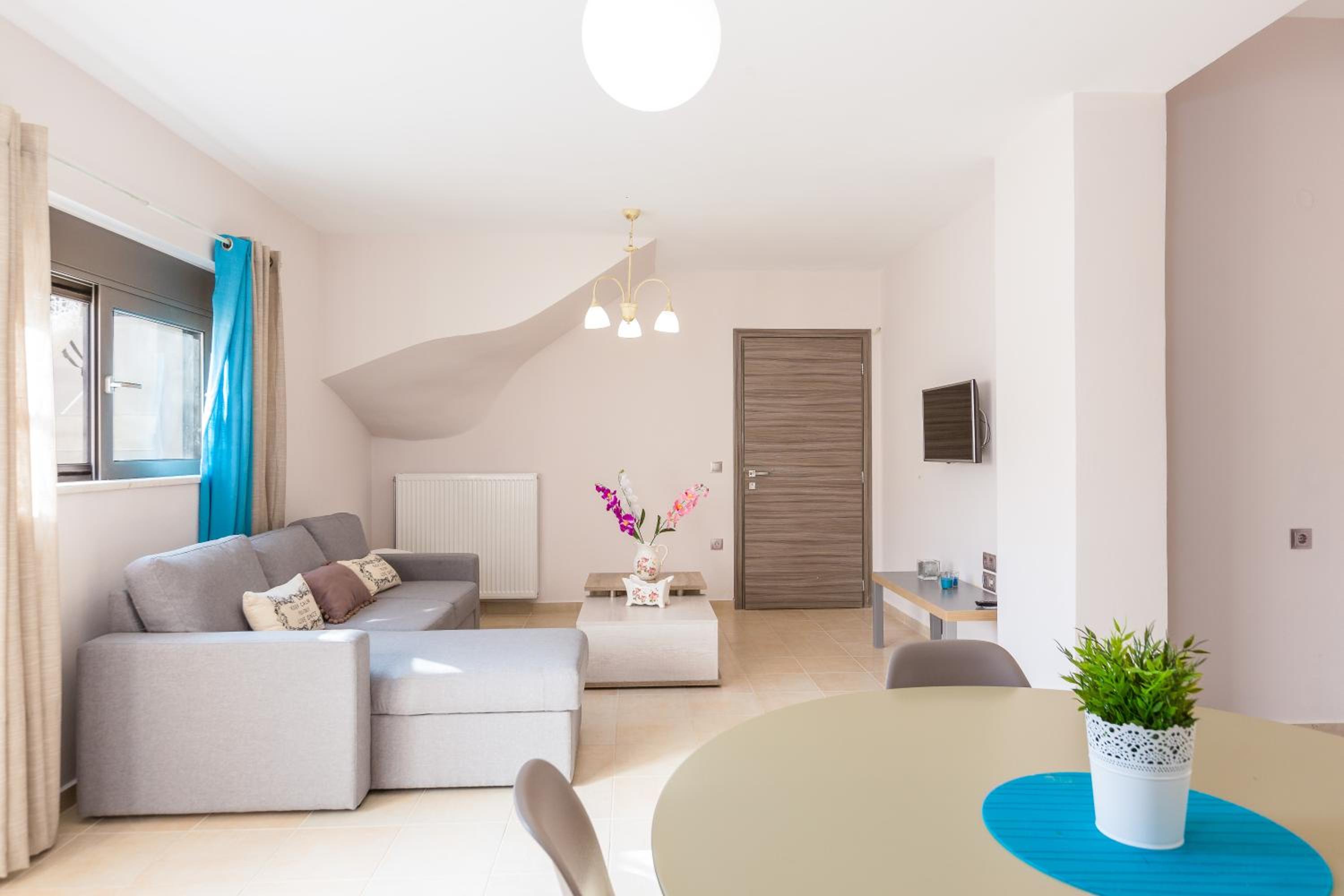 Peris Villa