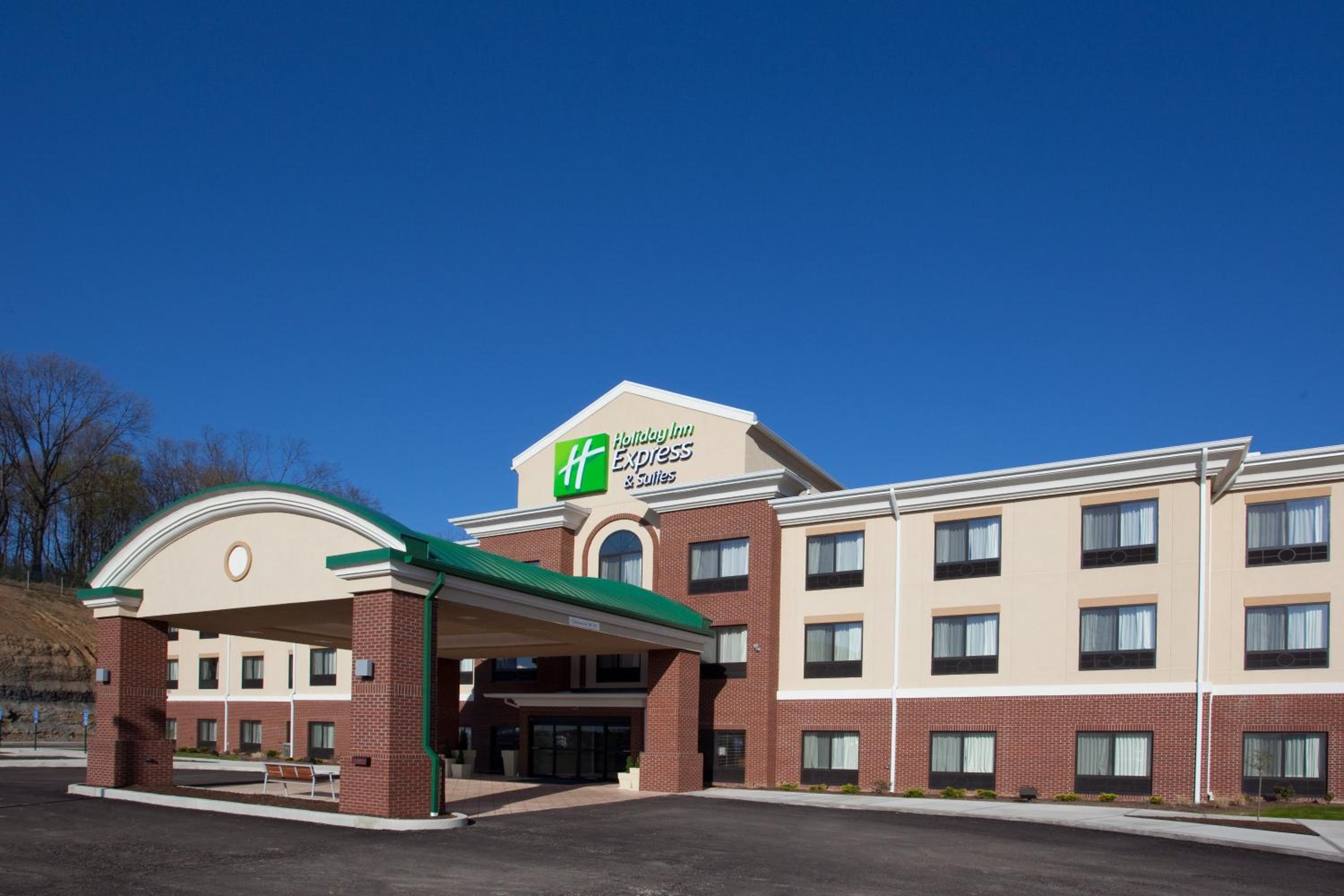 Hotel Holiday Inn Express & Suites Zanesville North, an IHG Hotel - Image 1