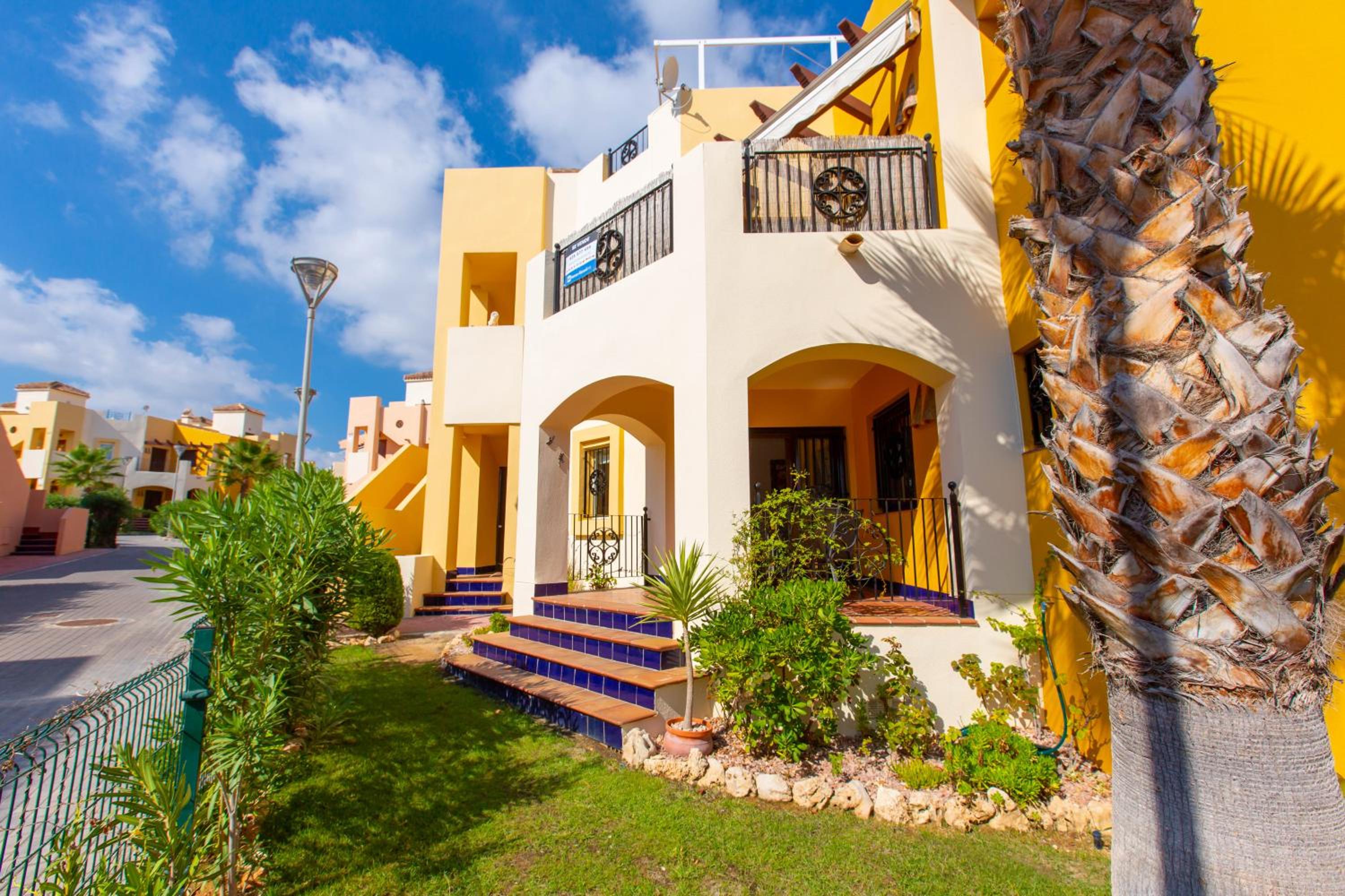 Hotel Punta Prima Casa - Image 1