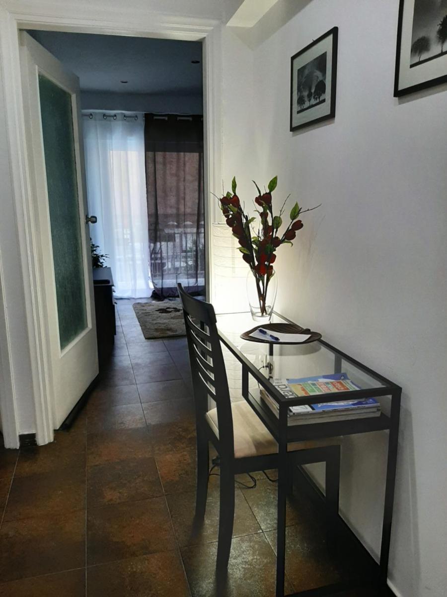 Glyfada Vacation Apt