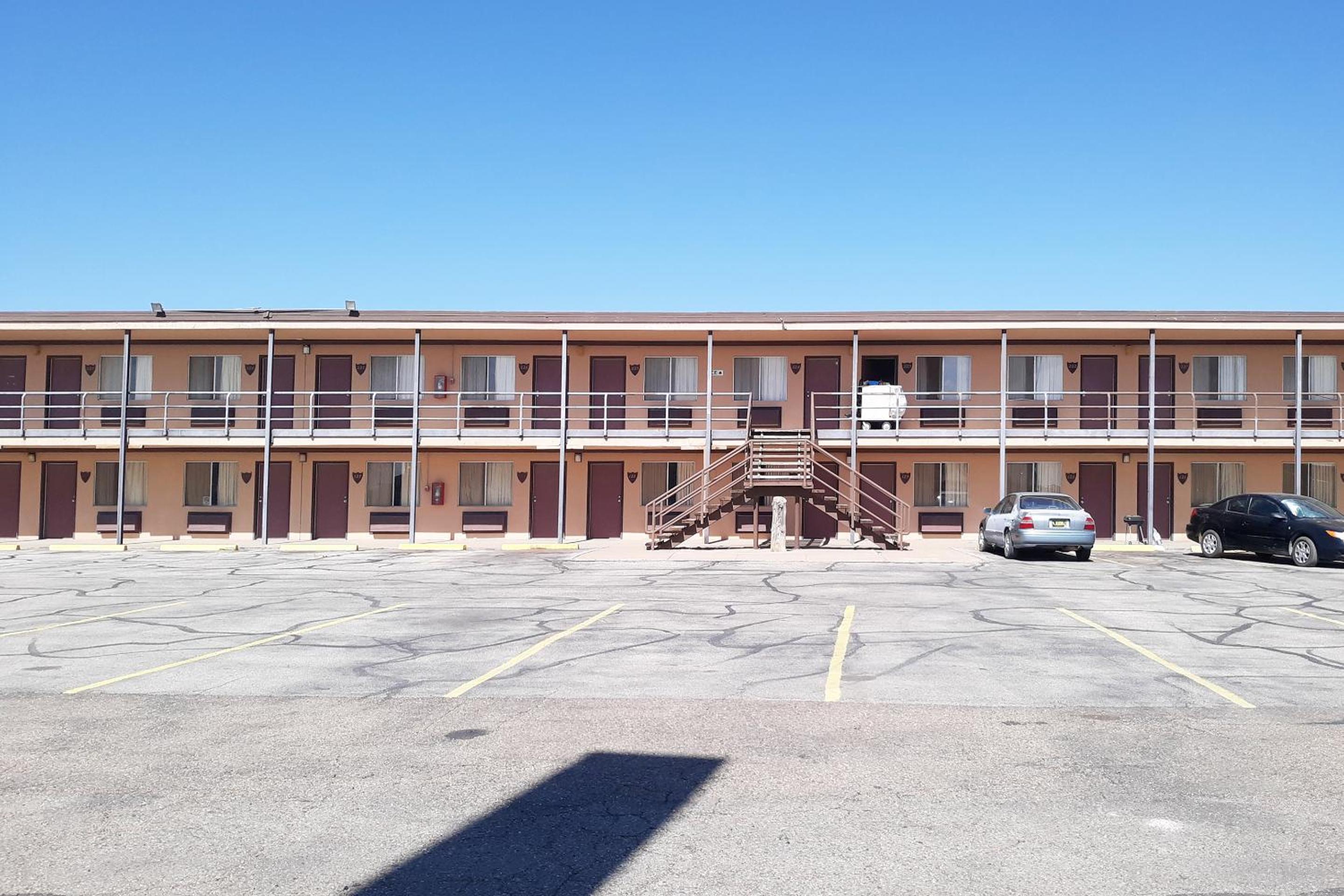 Clovis Vacations - OYO Hotel Kings at Clovis - Property Image 12