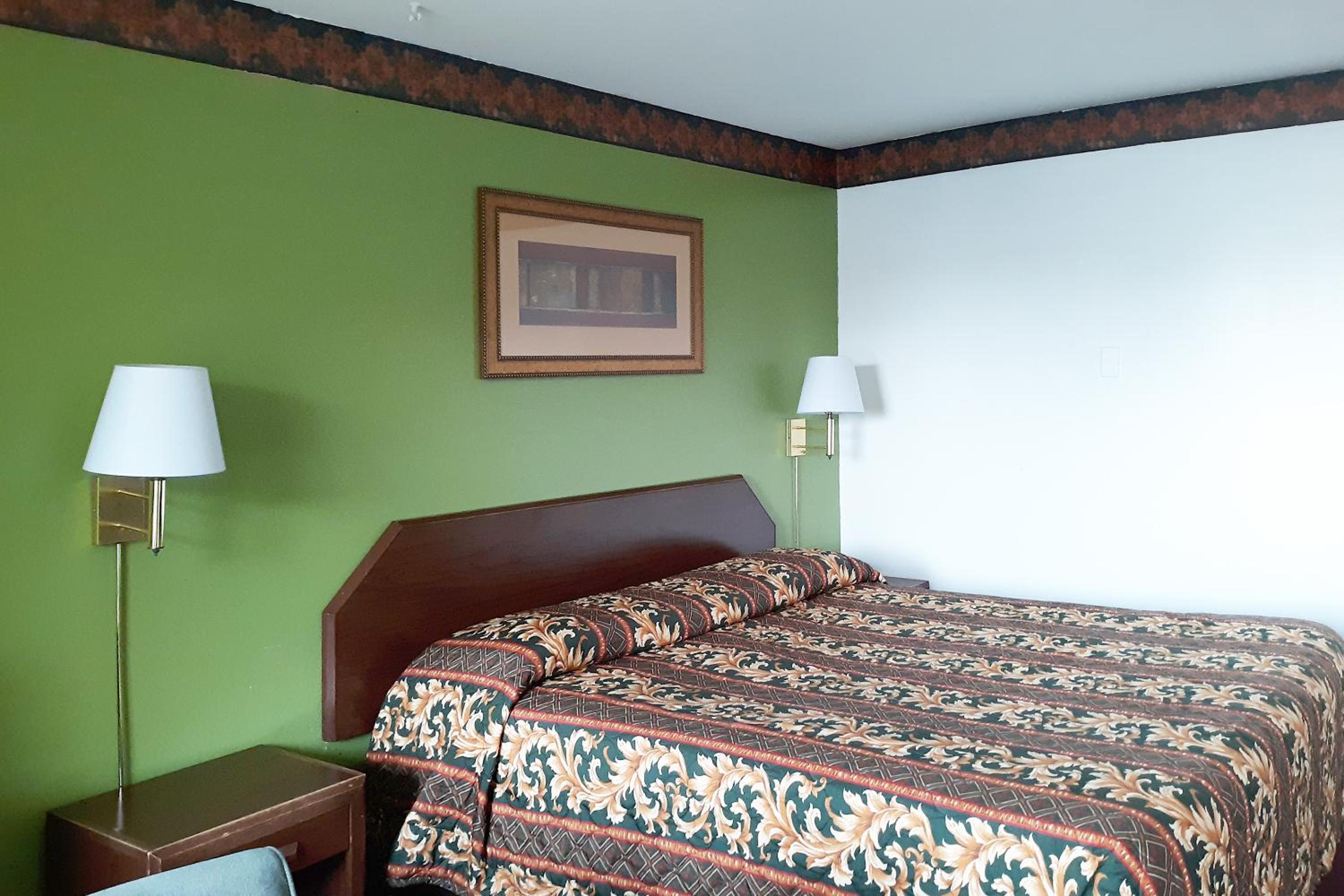 Clovis Vacations - OYO Hotel Kings at Clovis - Property Image 5