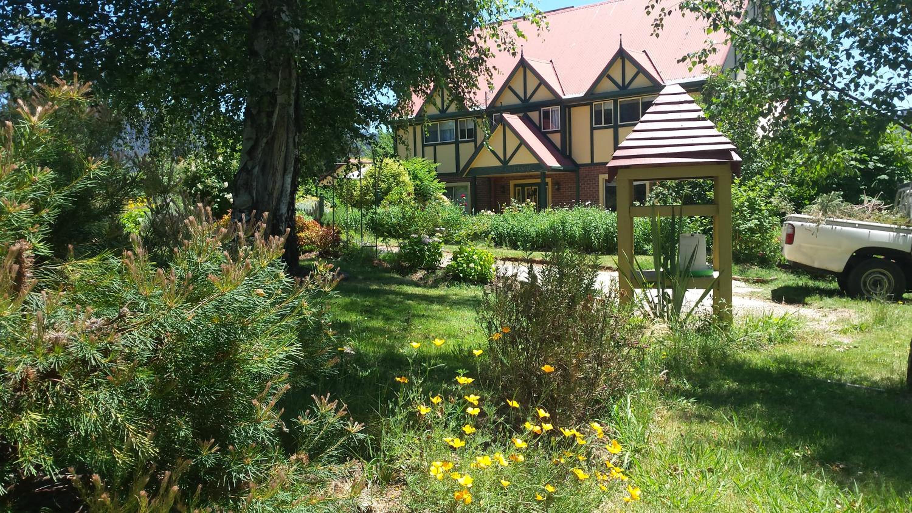 Oaktree Guest House