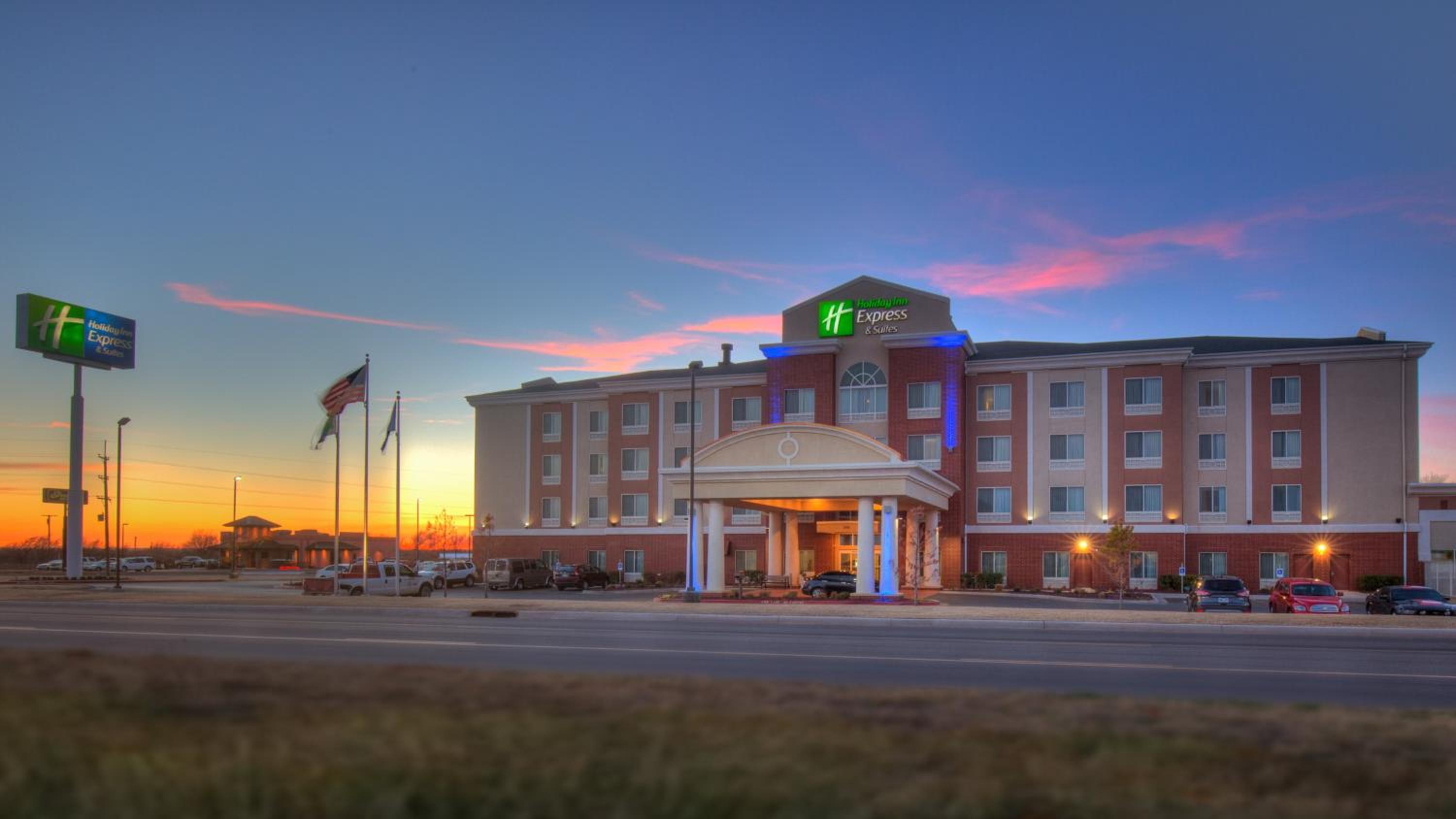 Hotel Holiday Inn Express Hotel and Suites Elk City, an IHG Hotel - Image 1