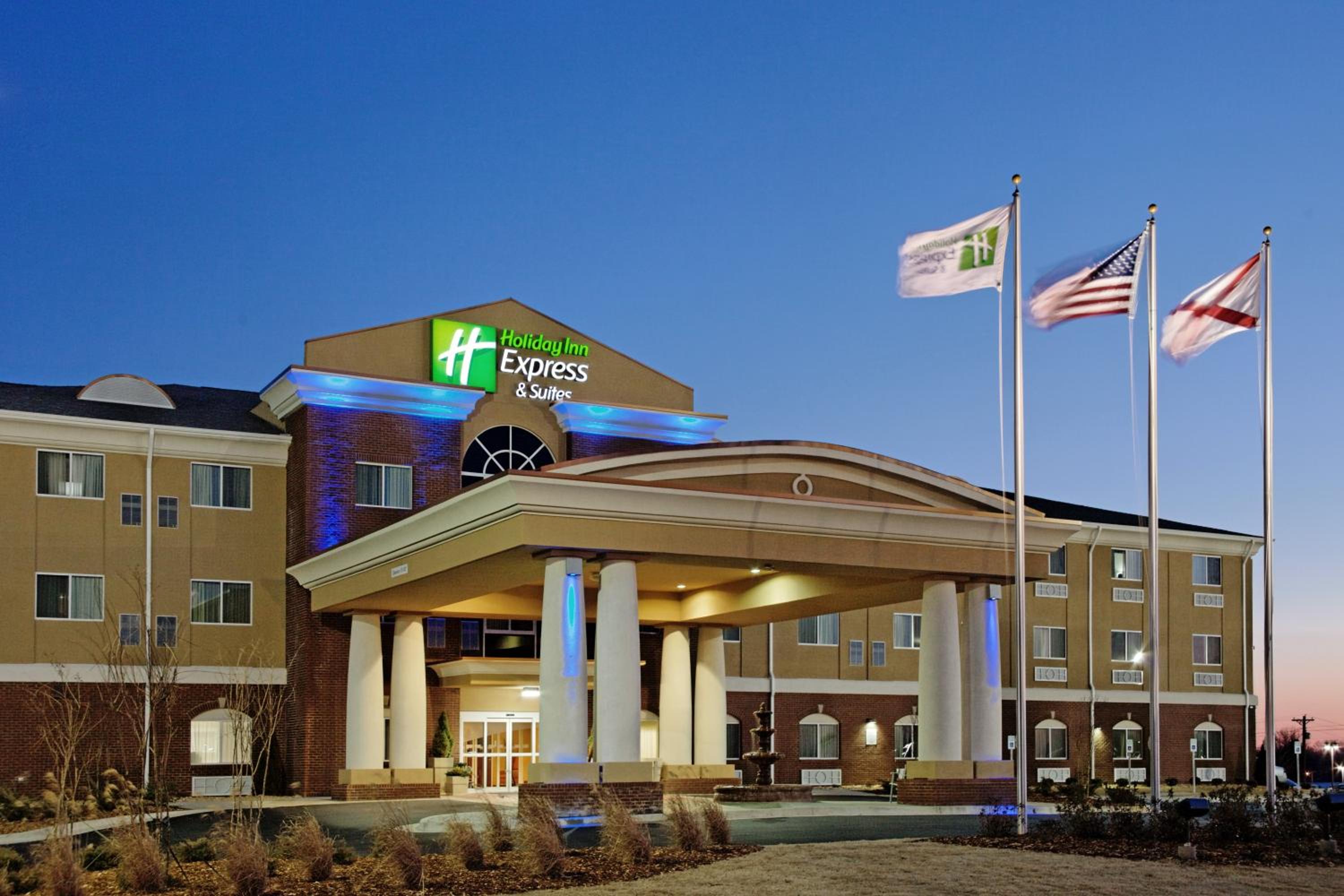 Florence Vacations - Holiday Inn Express Florence Northeast, an IHG Hotel - Property Image 1
