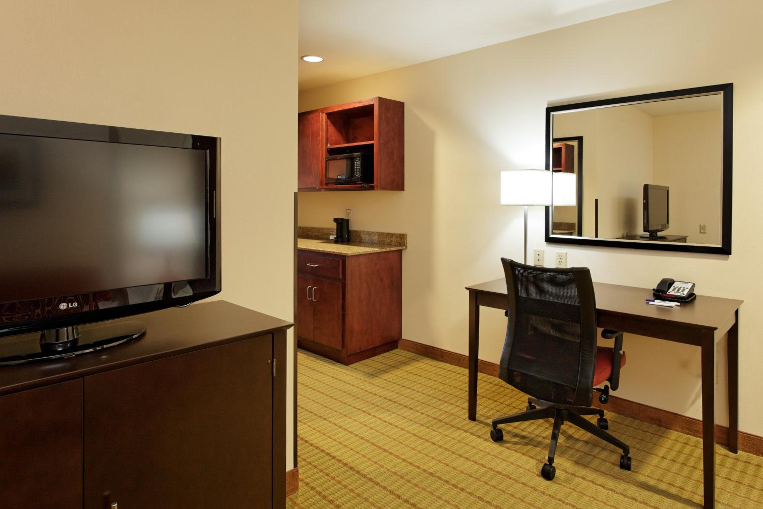 Florence Vacations - Holiday Inn Express Florence Northeast, an IHG Hotel - Property Image 4