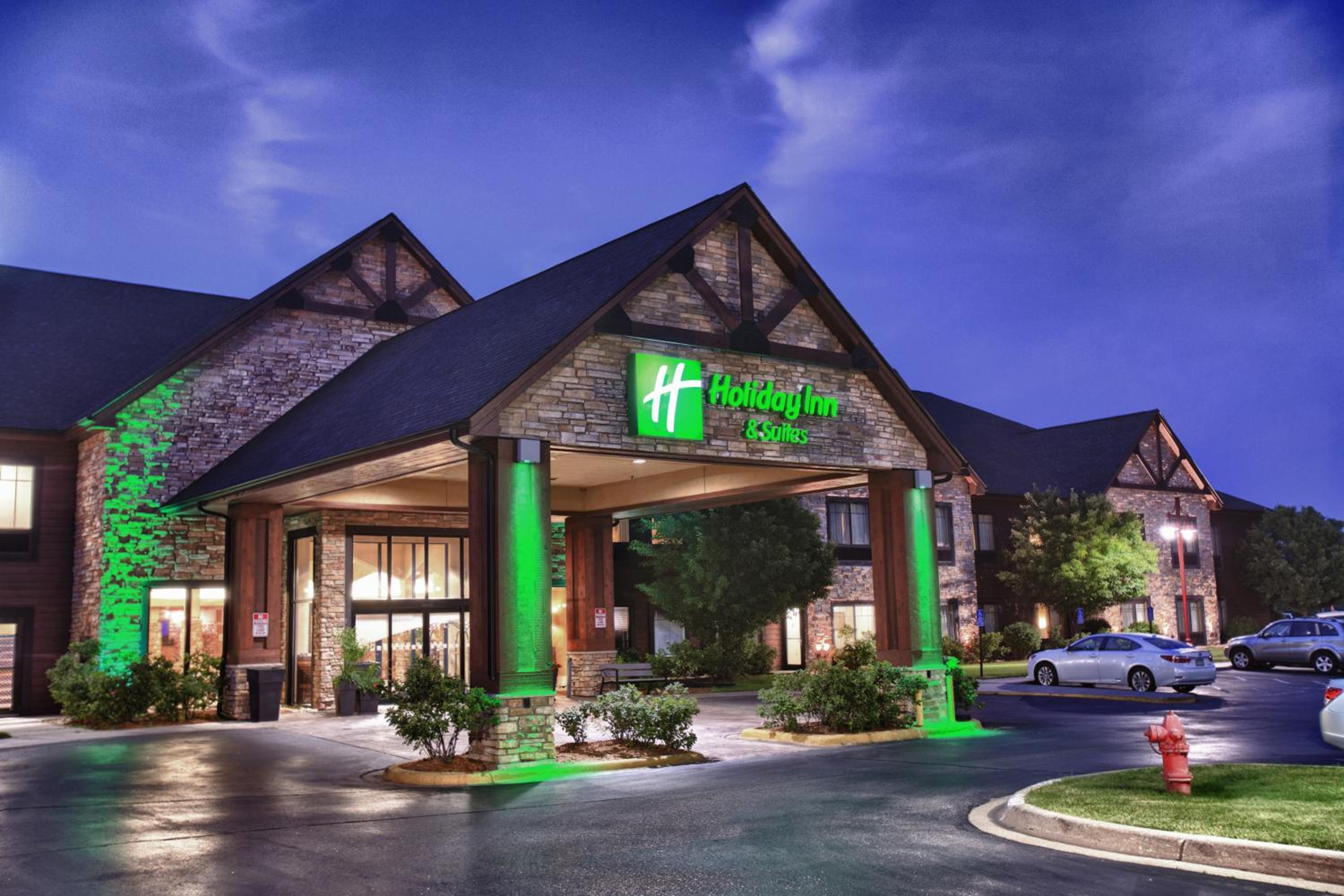 Minneapolis / St Paul Vacations - Holiday Inn St. Paul Northeast - Lake Elmo, an IHG Hotel - Property Image 1