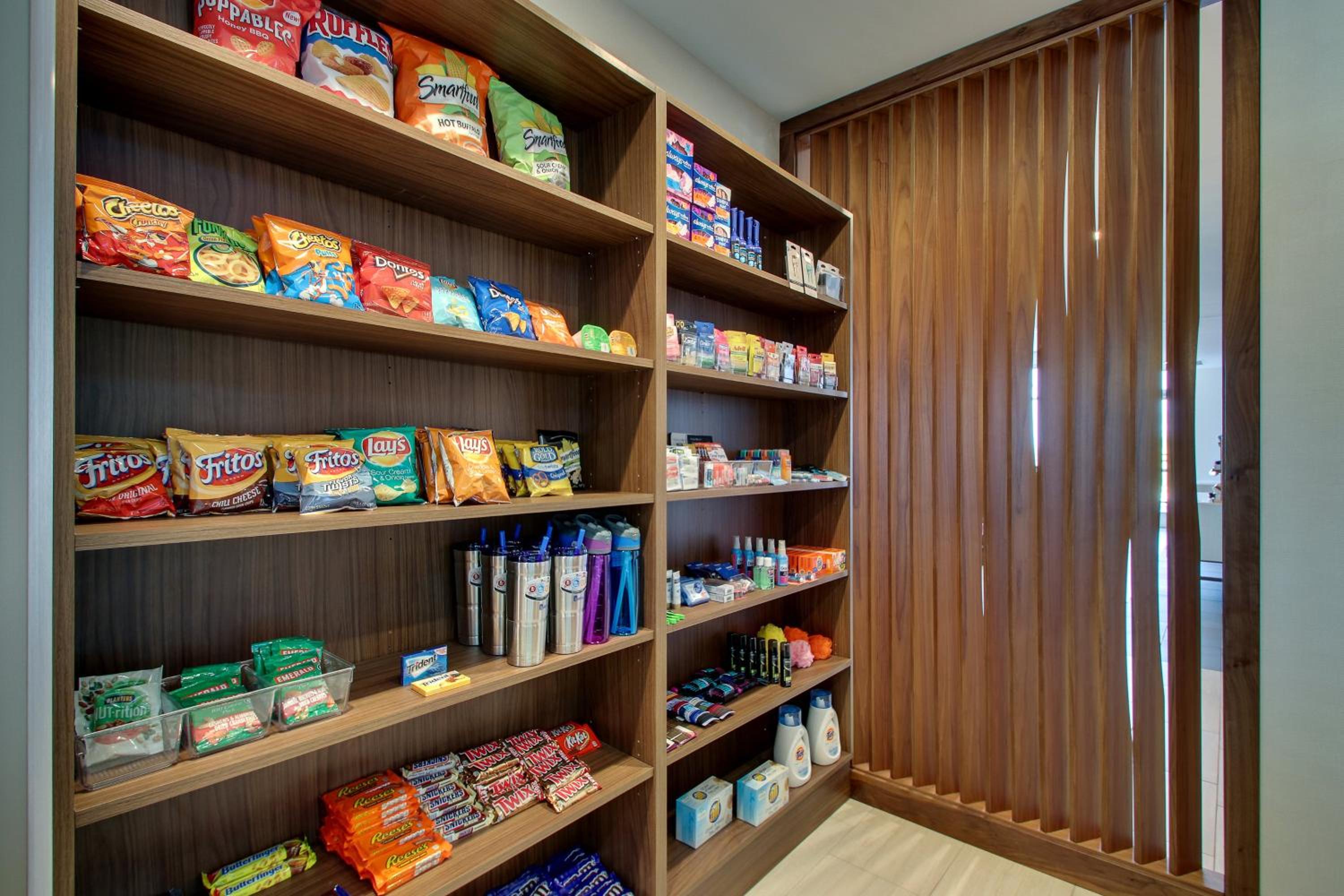 Findlay Vacations - Holiday Inn Express  Suites Findlay North, an IHG Hotel - Property Image 1