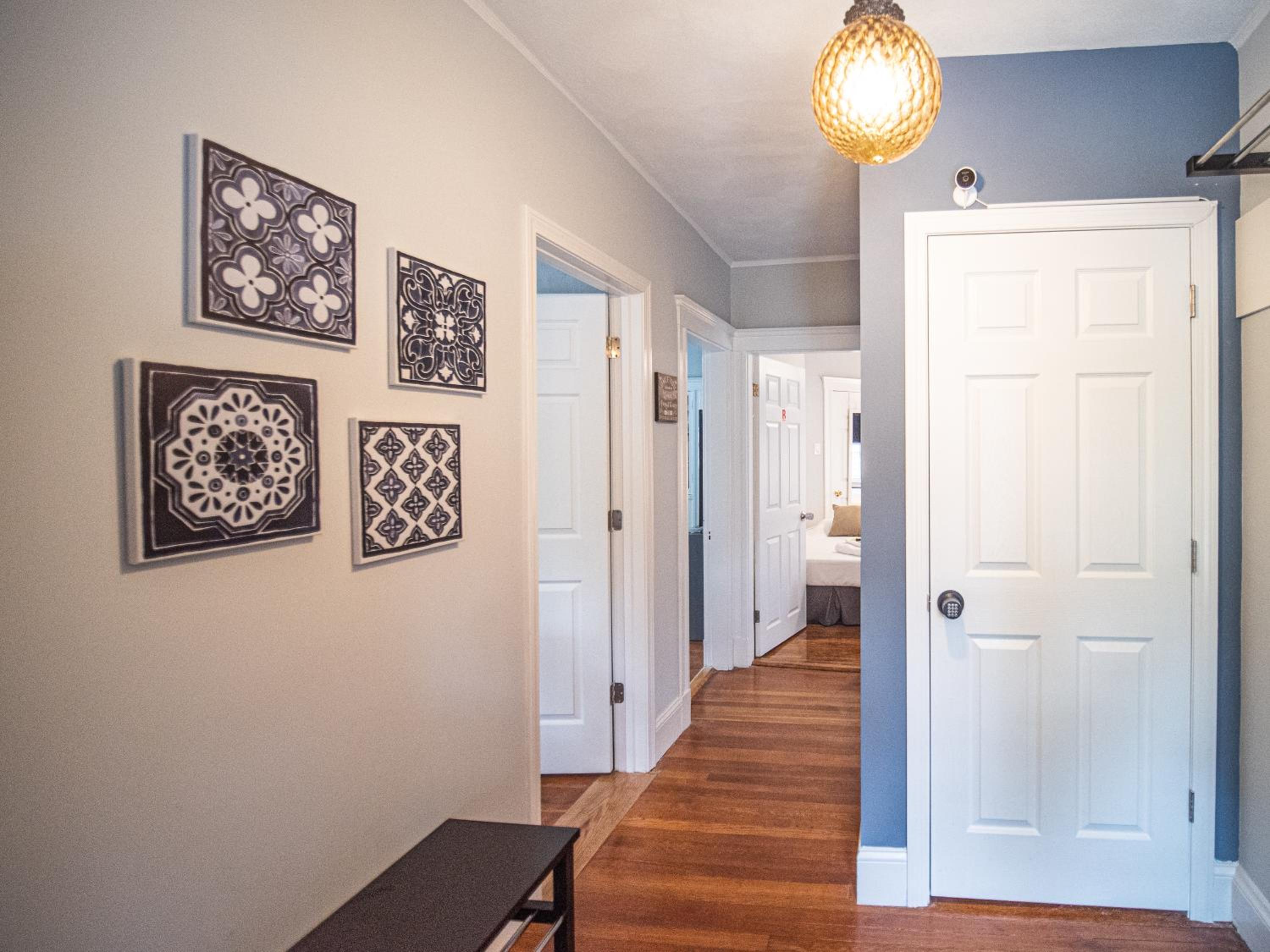 25 Ellis Av