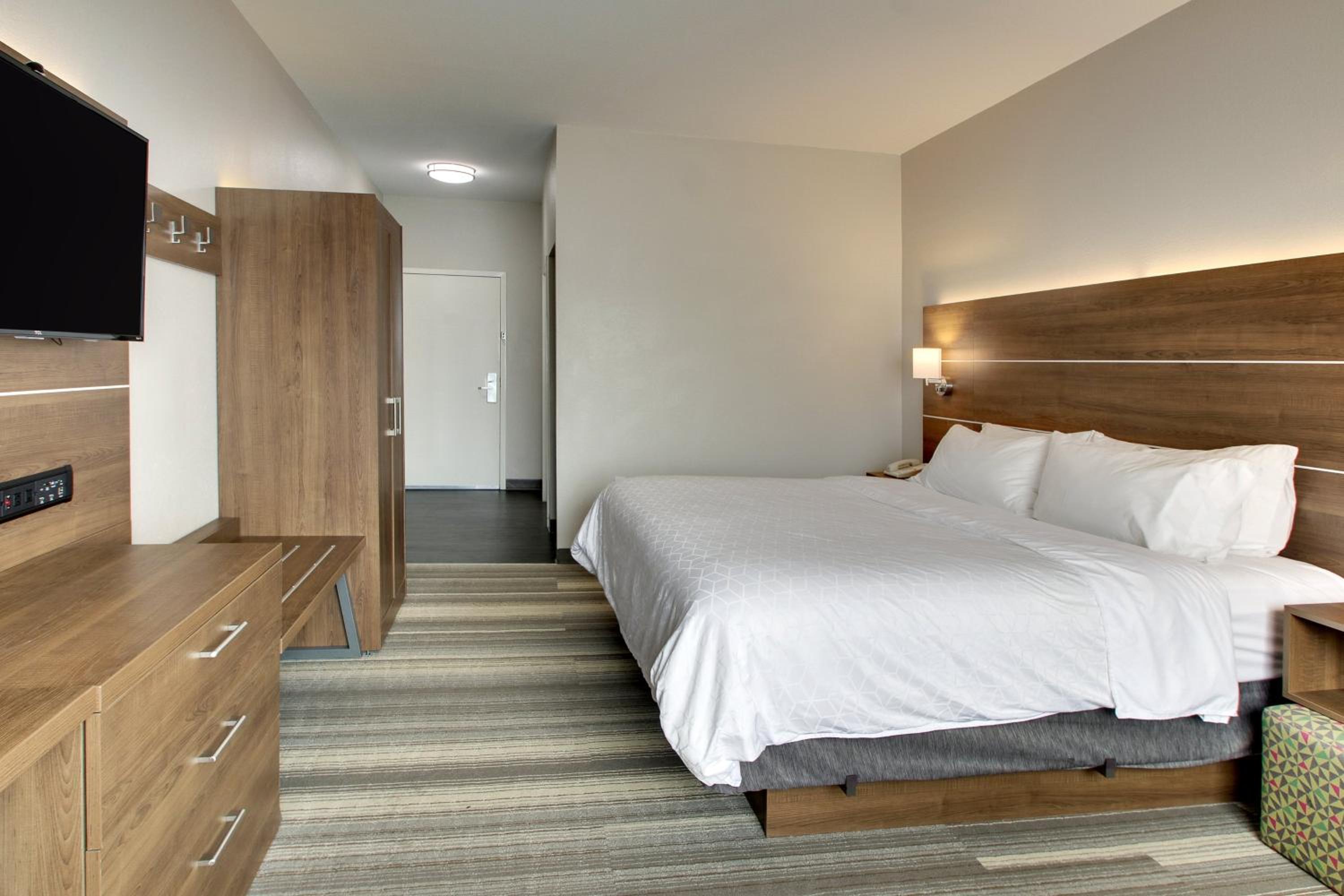 Laurel Vacations - Holiday Inn Express  Suites Laurel, an IHG Hotel - Property Image 4